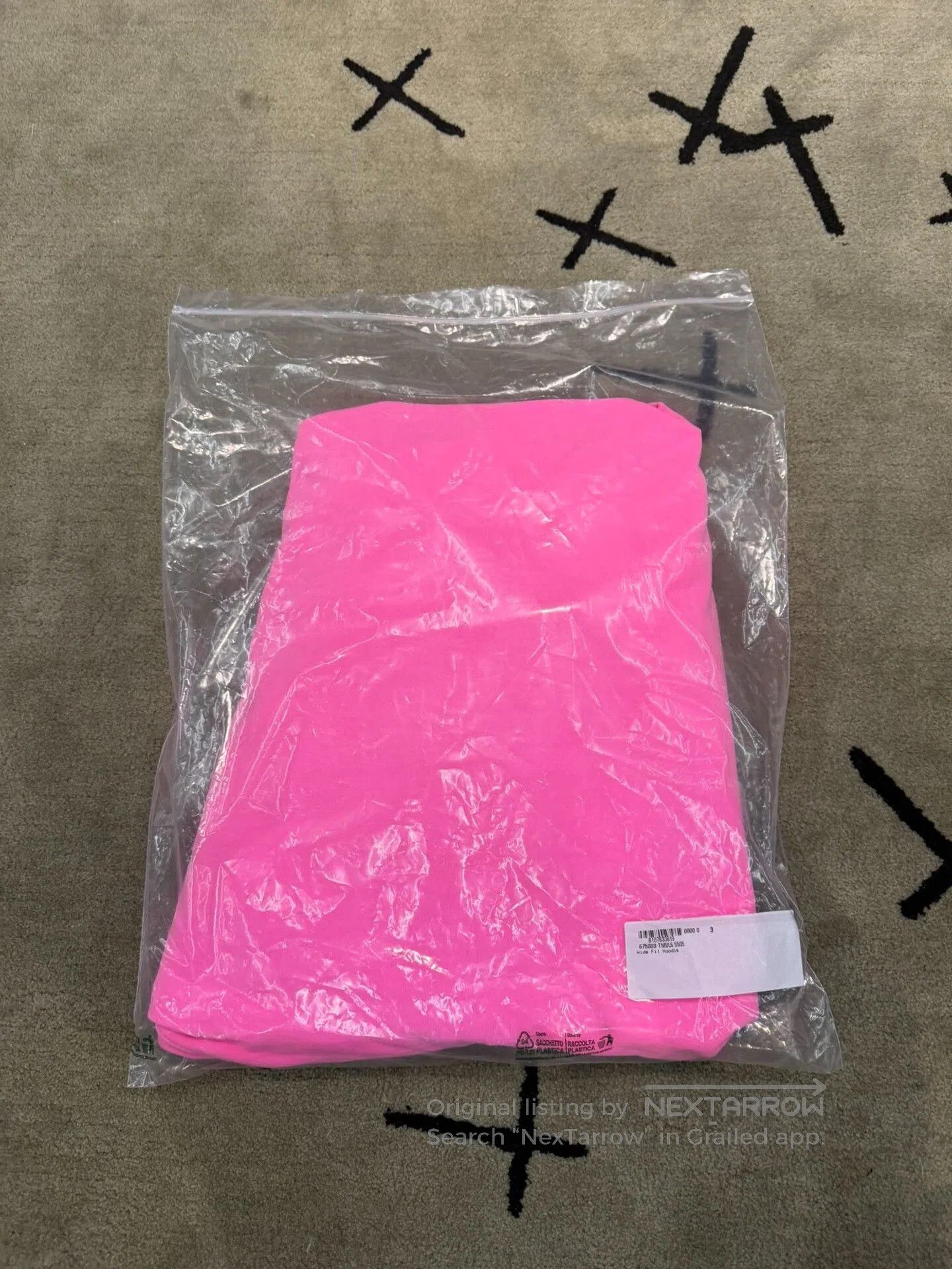 Balenciaga Pink Balenciaga Hoodie for Valentine's Day. Size US L / EU 52-54 / 3 - 2 Thumbnail