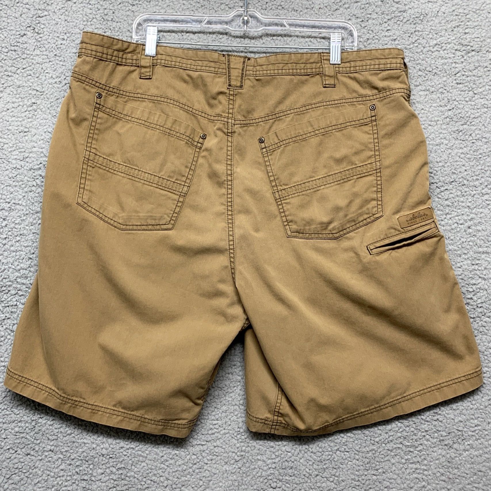 Vintage Cabela's Men's Shorts Size 42 Light Brown Bermuda 5-Pocket Belt Loops Flat Front Inseam 9.5 in. Classic Fit Adult Casual Size US 42 / EU 58 - 4 Thumbnail