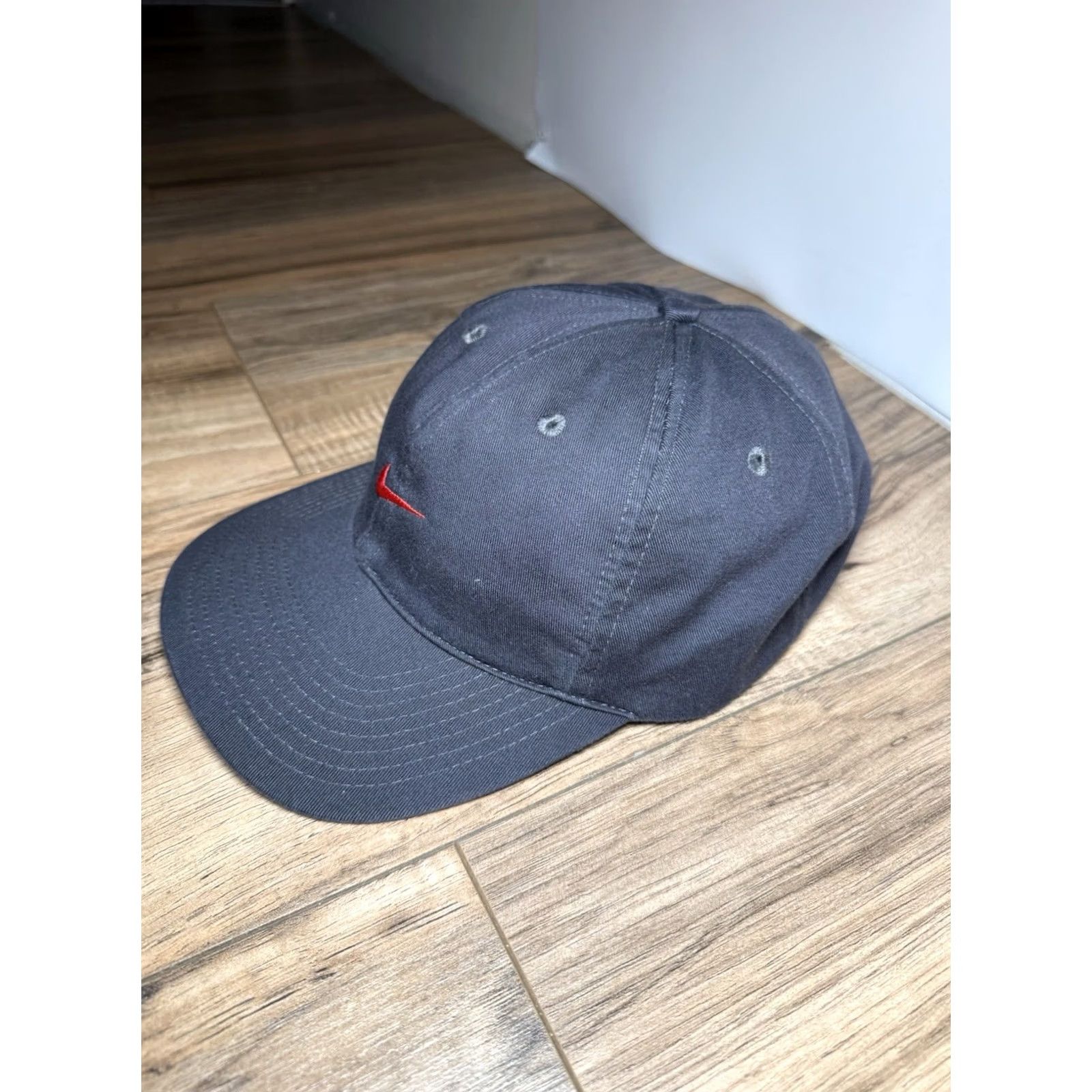 Nike VINTAGE Nike Hat 6 Panel Black Strap Back Cotton Small Red Swoosh 90s Cap Mens Womens Unisex Adults Size ONE SIZE - 2 Thumbnail