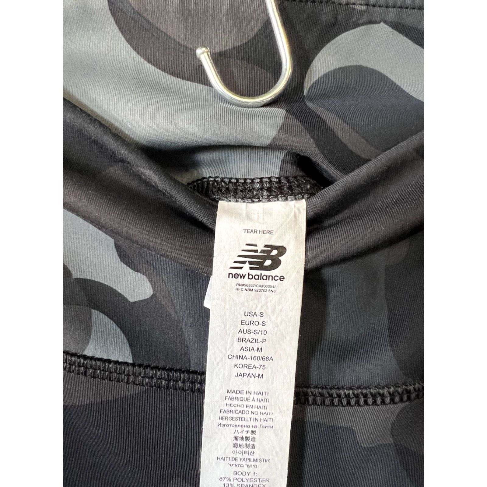 New Balance New Balance Womens Leggings Black Cropped Athletic Size S (Small) Tapered Inseam 21in Size 28" / US 6 / IT 42 - 3 Thumbnail