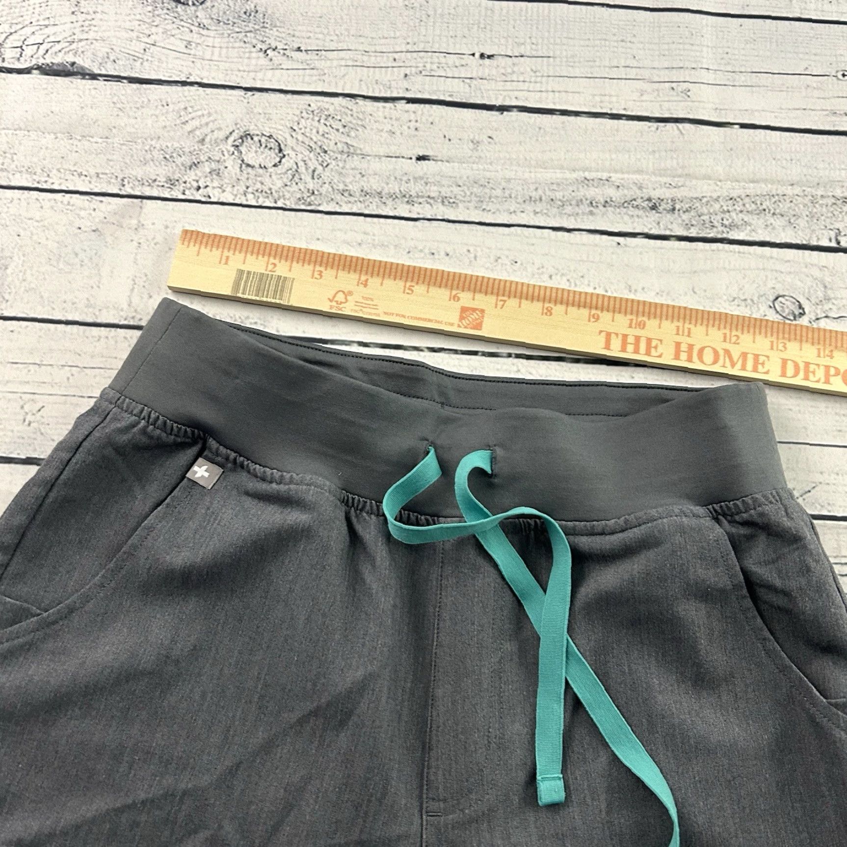 Vintage FIGS Zamora Jogger Scrub Pants Women's Small Gray Scrub Pants Jogger FIGS Technical Collection Zamora Women's Small Gray Size 28" / US 6 / IT 42 - 3 Thumbnail