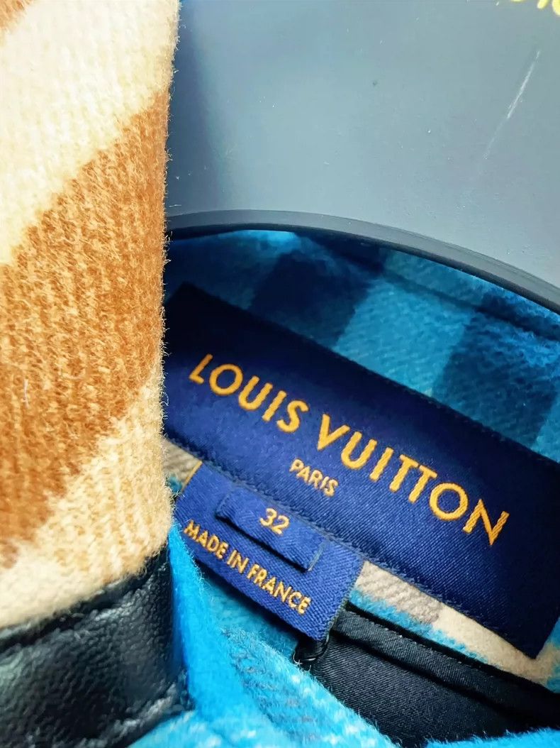 Louis Vuitton LOUIS VUITTON Blue checked wool coat 2504-Nextarrow Size XXS / US 00 / IT 34 - 5 Thumbnail