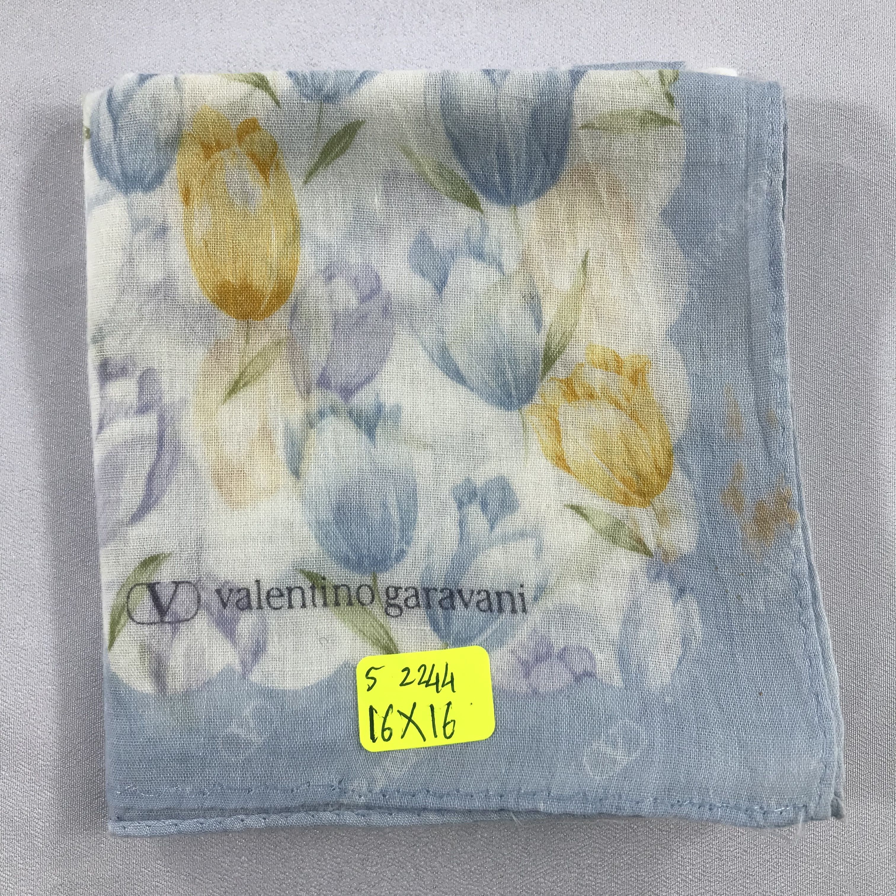 Valentino × Vintage Valentino Garavani Bandana / Handkerchief/Neckerchief -S2244 Size ONE SIZE - 5 Thumbnail