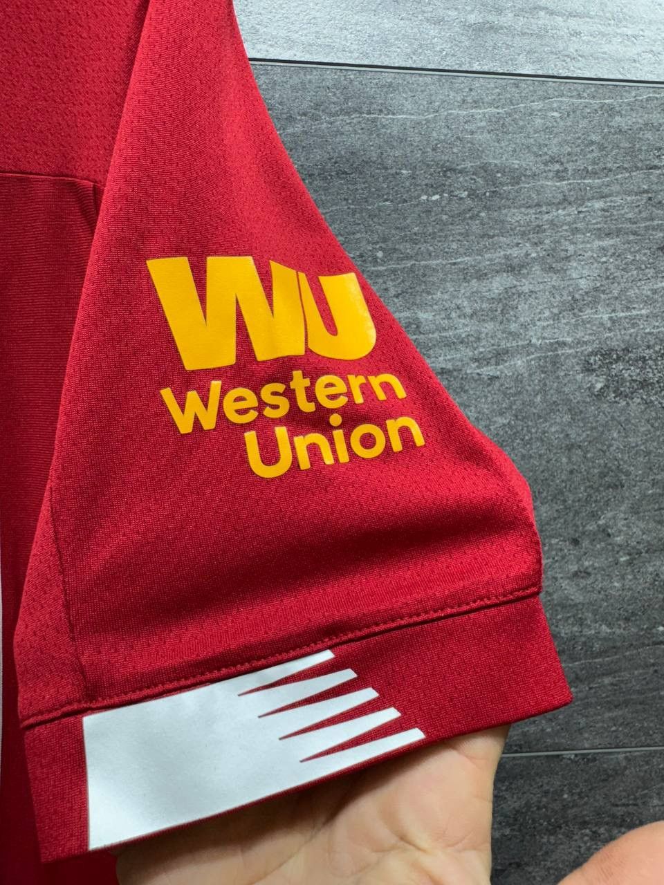 Other LIVERPOOL 2019/2020 HOME FOOTBALL SHIRT NEW BALANCE Size US S / EU 44-46 / 1 - 3 Thumbnail