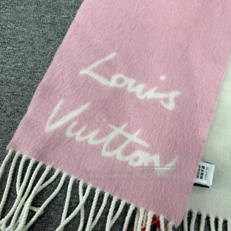 Louis Vuitton Louis Vuitton Letter Logo Jacquard Scarf Size ONE SIZE - 3 Thumbnail