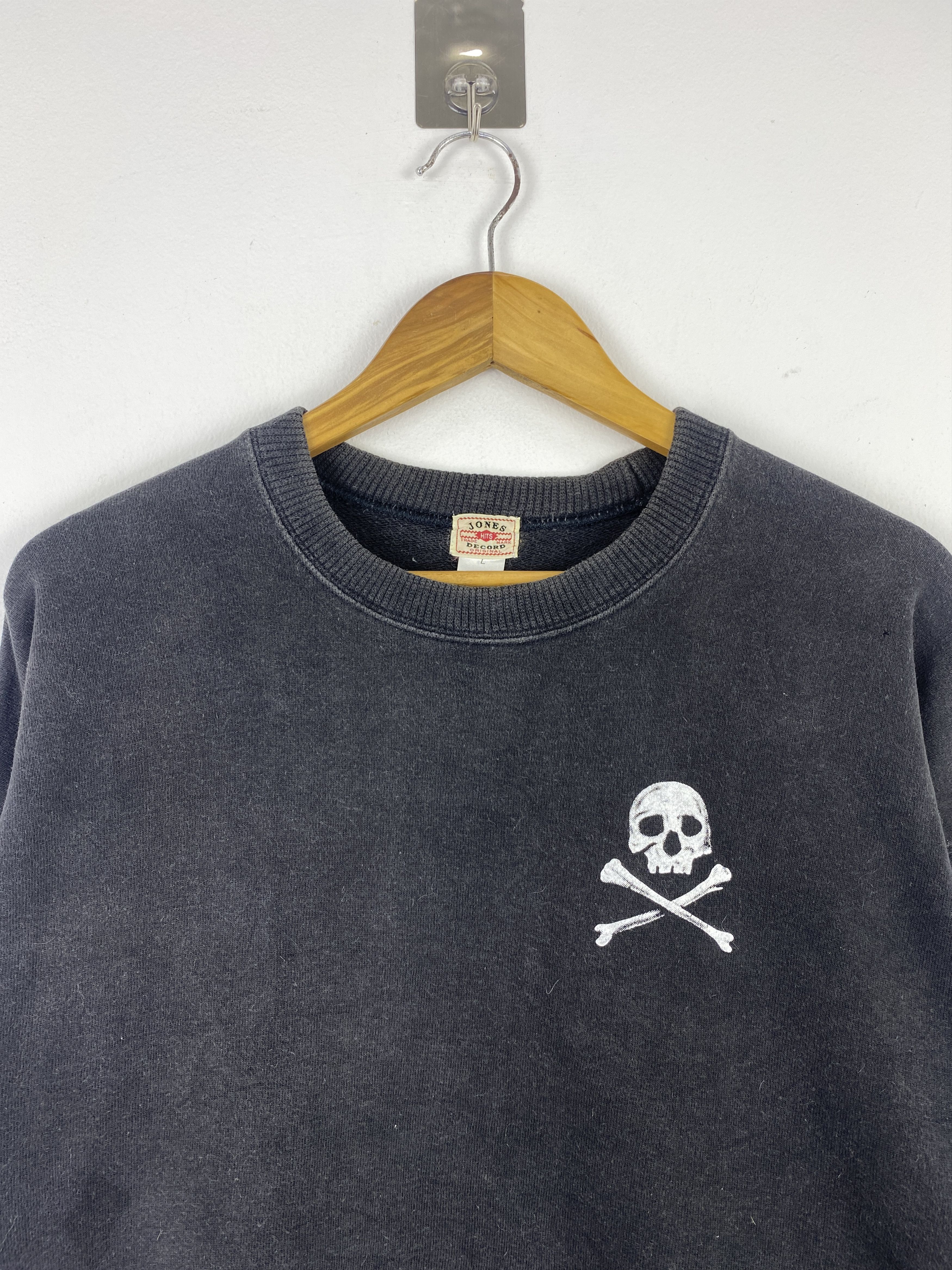 Japanese Brand Vintage Jones Hits Skull Crossbones Crewneck BP0065 Size US L / EU 52-54 / 3 - 2 Thumbnail