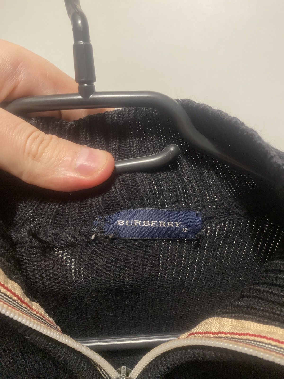 Burberry Burberry luxury zip knitwear with pattern on shoulders Size XS / US 0-2 / IT 36-38 - 2 Thumbnail