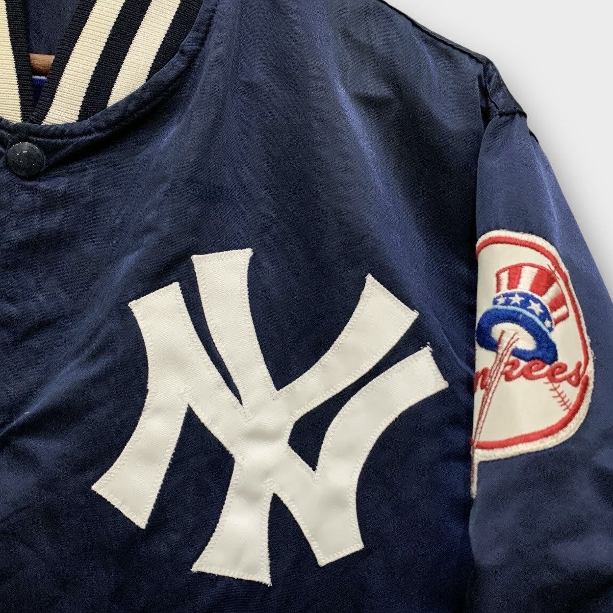 New York Yankees VINTAGE 1980s STARTER NEW YORK YANKEES SATIN JACKET BASEBALL Size US S / EU 44-46 / 1 - 9 Thumbnail
