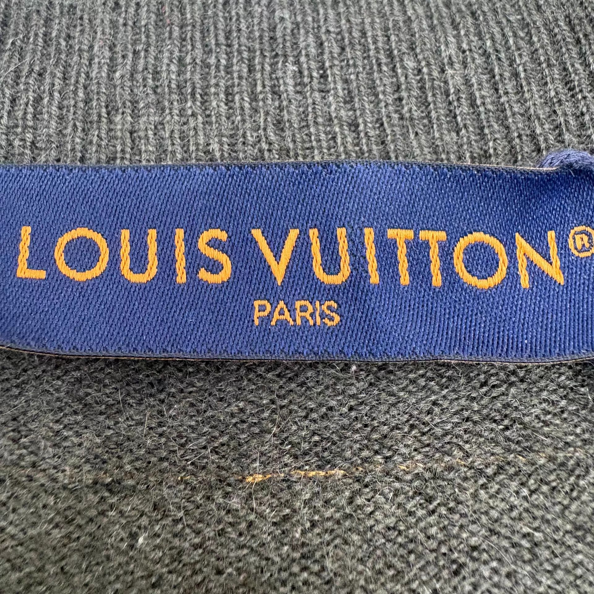 Louis Vuitton LV chest embossed logo sweater XL new with tags IT Size XL / US 12-14 / IT 48-50 - 5 Thumbnail