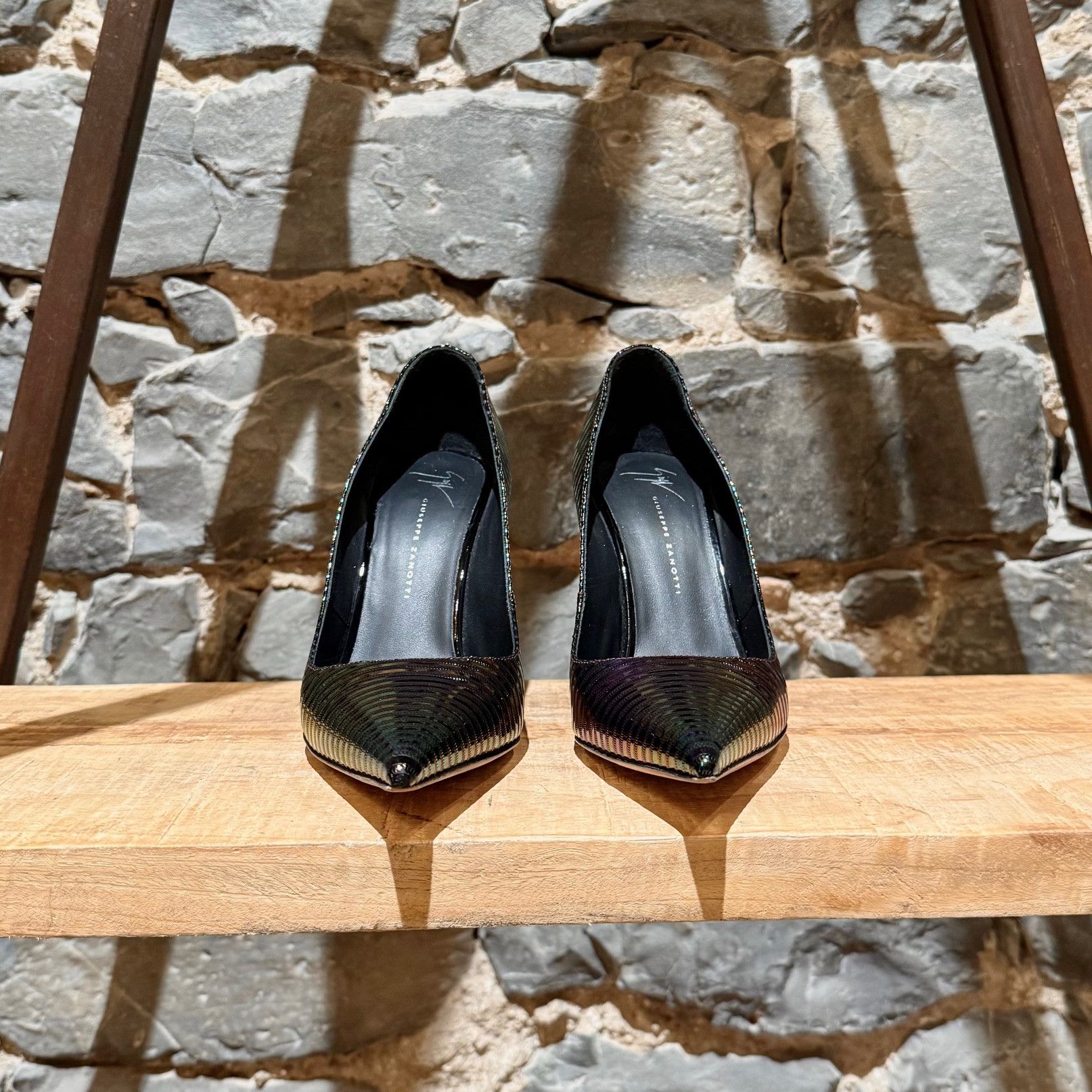 Giuseppe Zanotti Giuseppe Zanotti Iridescent Purple Killboy Patent Pumps Size US 8.5 / IT 38.5 - 2 Thumbnail