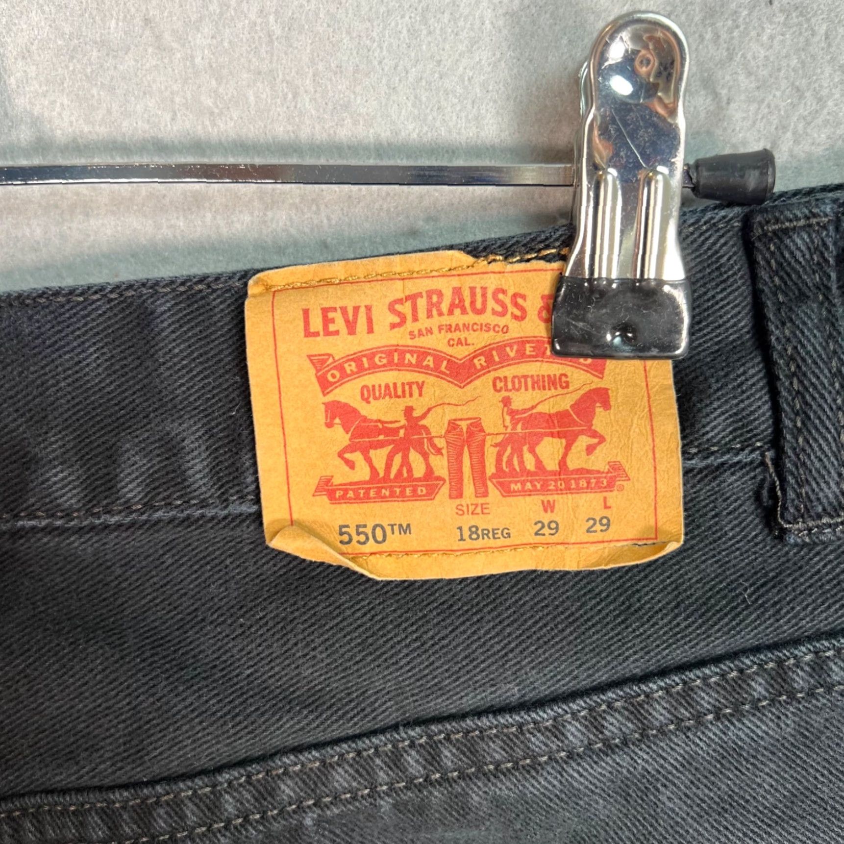 Levi's VINTAGE Levi's Levi's 550 Jeans Straight Adult Women 18 Black Denim Relaxed Fit 27 Inseam 28 Waist Womens 90s Size 40" / US 18 - 3 Thumbnail