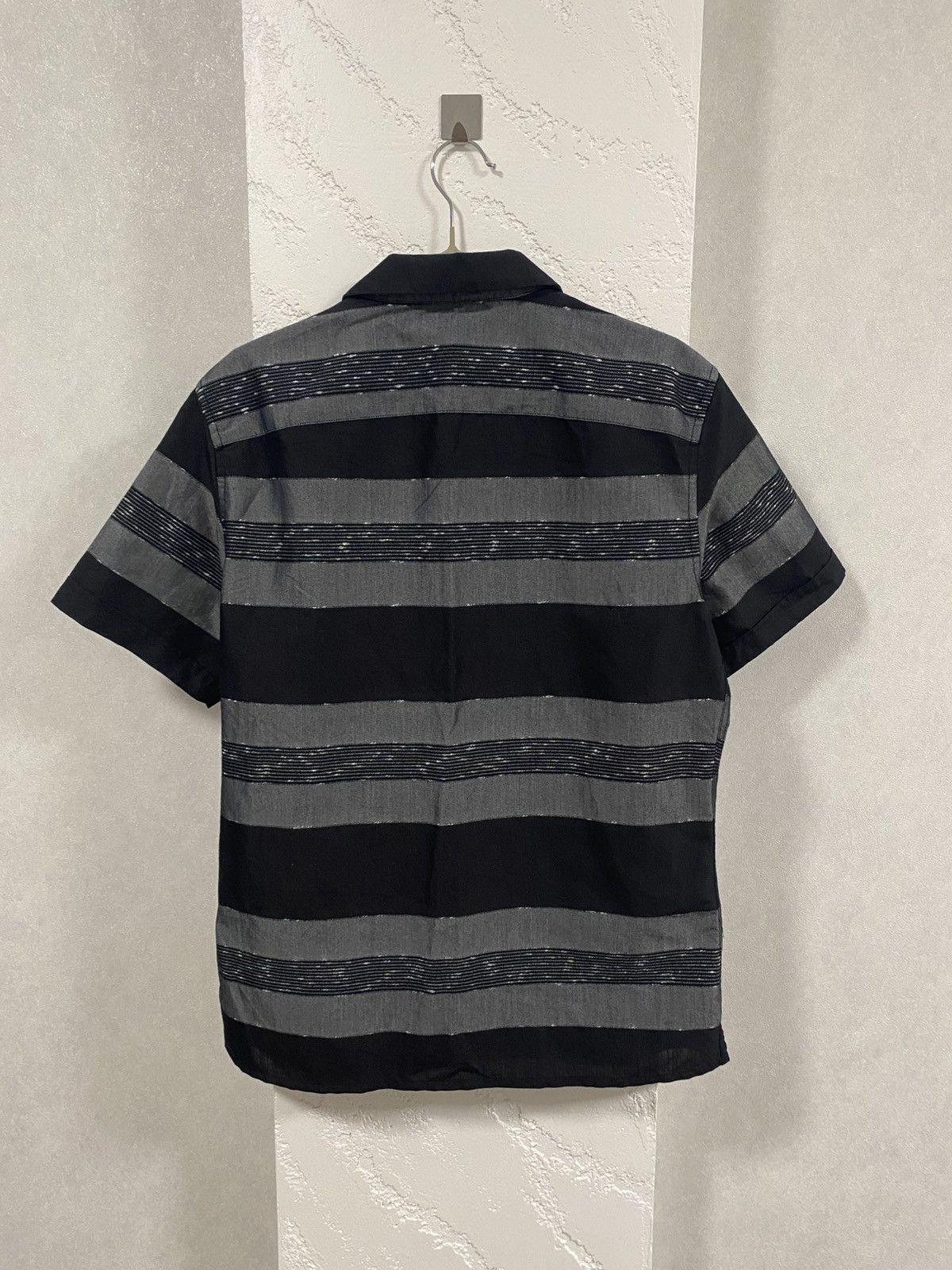 Allsaints AllSaints gabon ss short sleeve button shirt size: M Size US M / EU 48-50 / 2 - 4 Thumbnail
