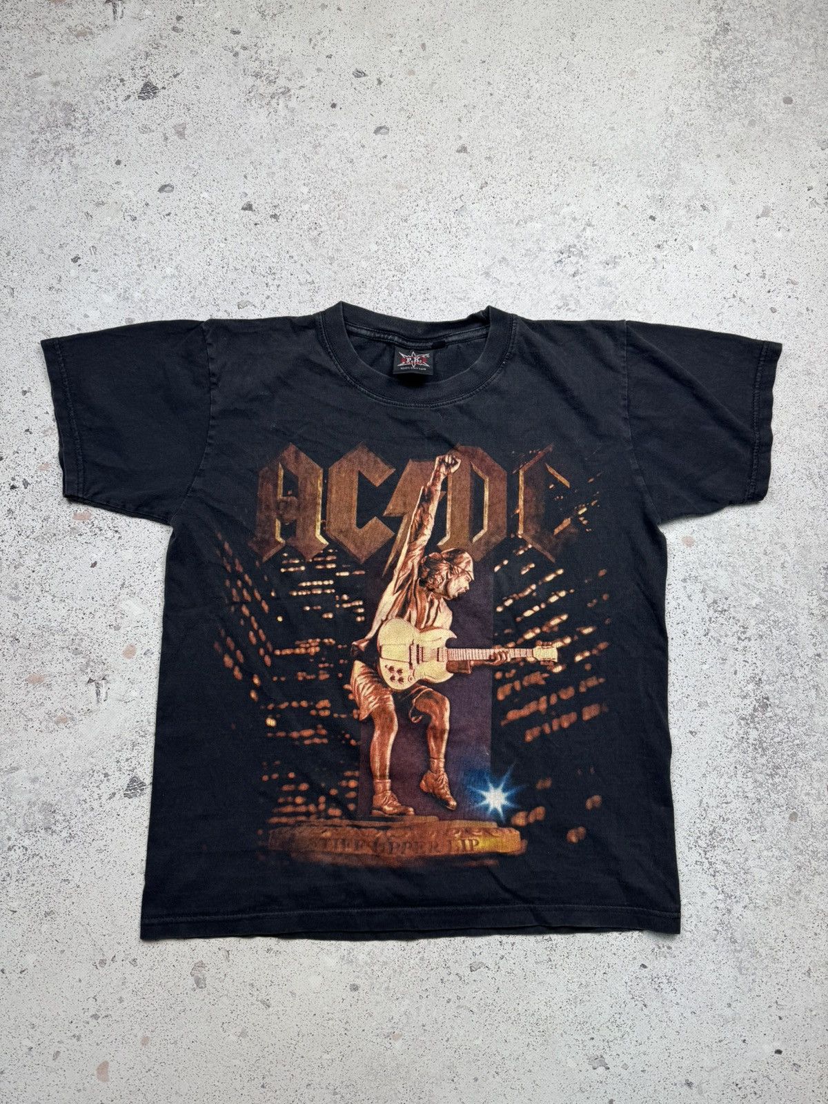 AC/DC × Band Tees × Vintage Vintage AC/DC 2000's Stiff Upper Lip Tour Band Tee Size US M / EU 48-50 / 2 - 1 Thumbnail