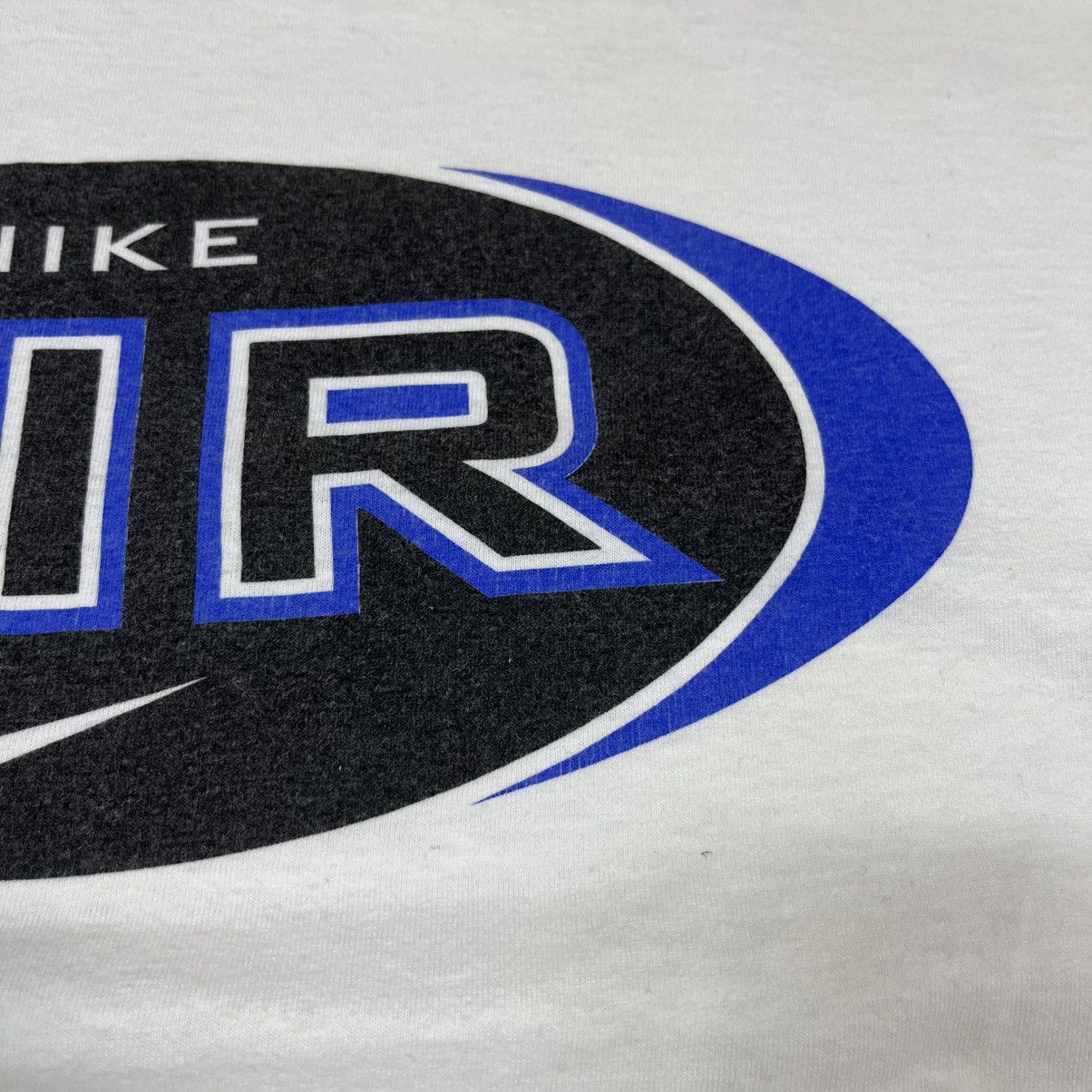 Nike Vintage 90s Nike Air Swoosh logo white t-shirt Size US L / EU 52-54 / 3 - 4 Thumbnail