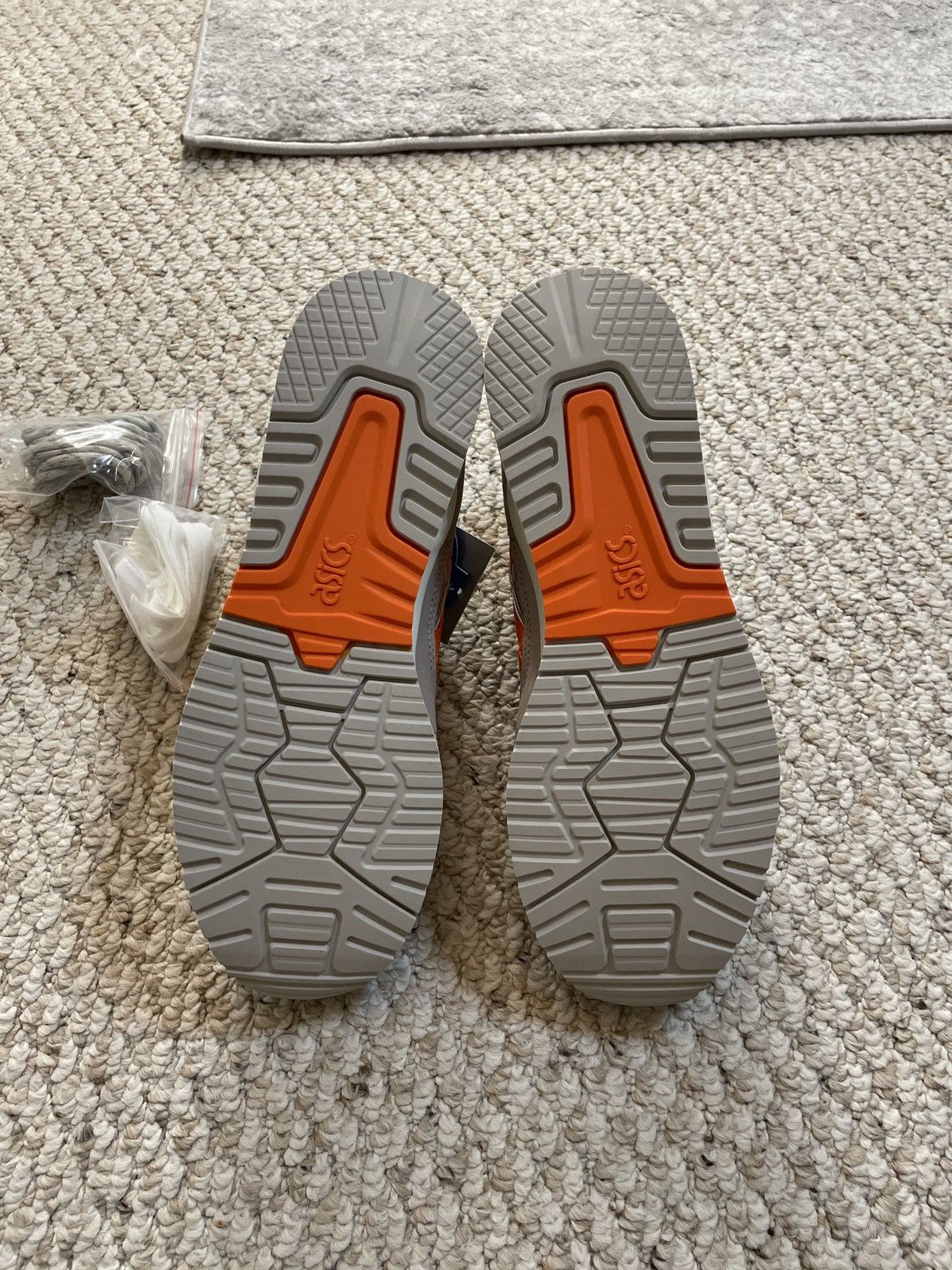Asics × Kith × Ronnie Fieg BNIB Ronnie Fieg x ASICS Gel Lyte III Super Orange Size US 9 / EU 42 - 6 Thumbnail