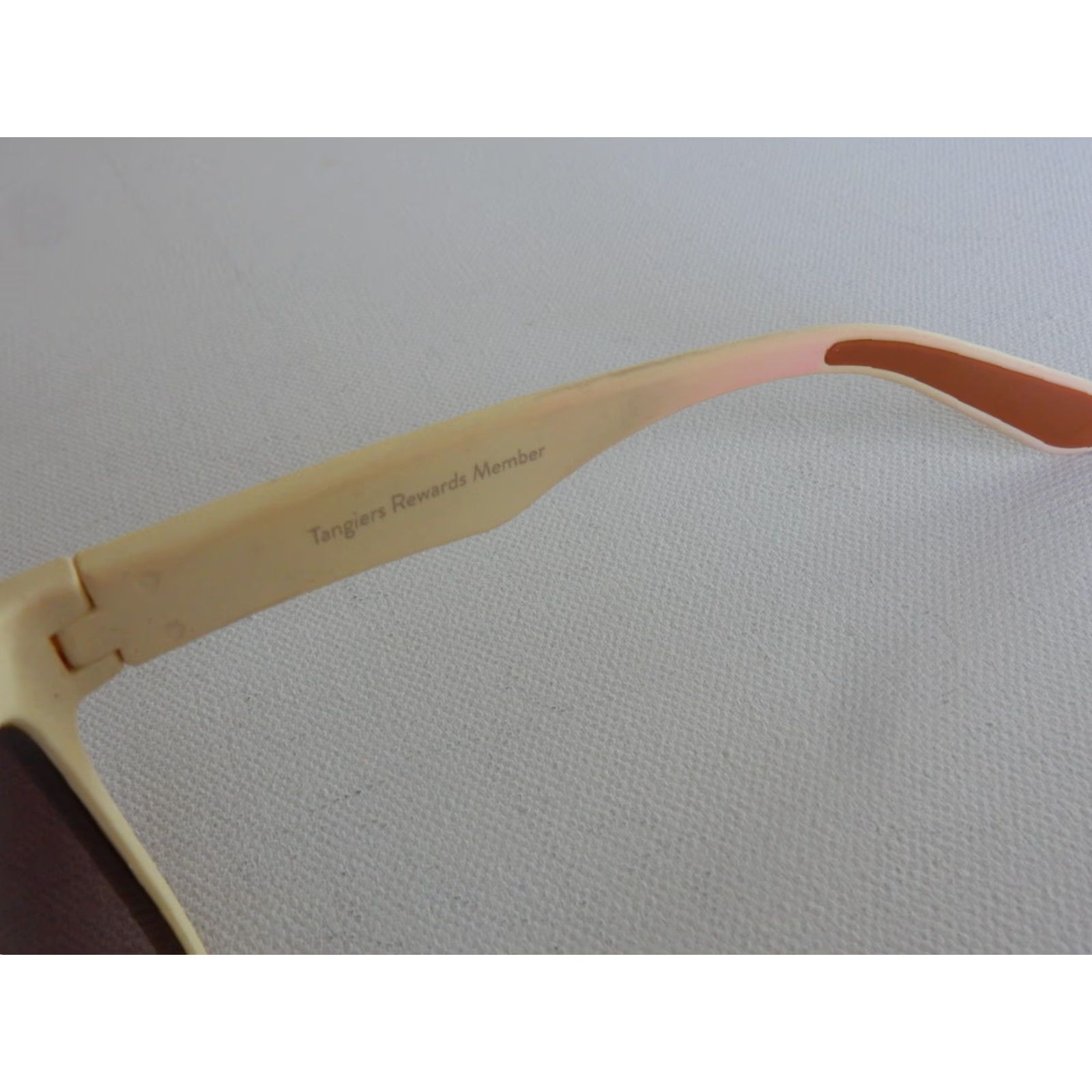 Vintage VINTAGE Goodr Sunglasses Unisex Adults Accessories Tangiers Rewards Member Ivory Size ONE SIZE - 5 Thumbnail