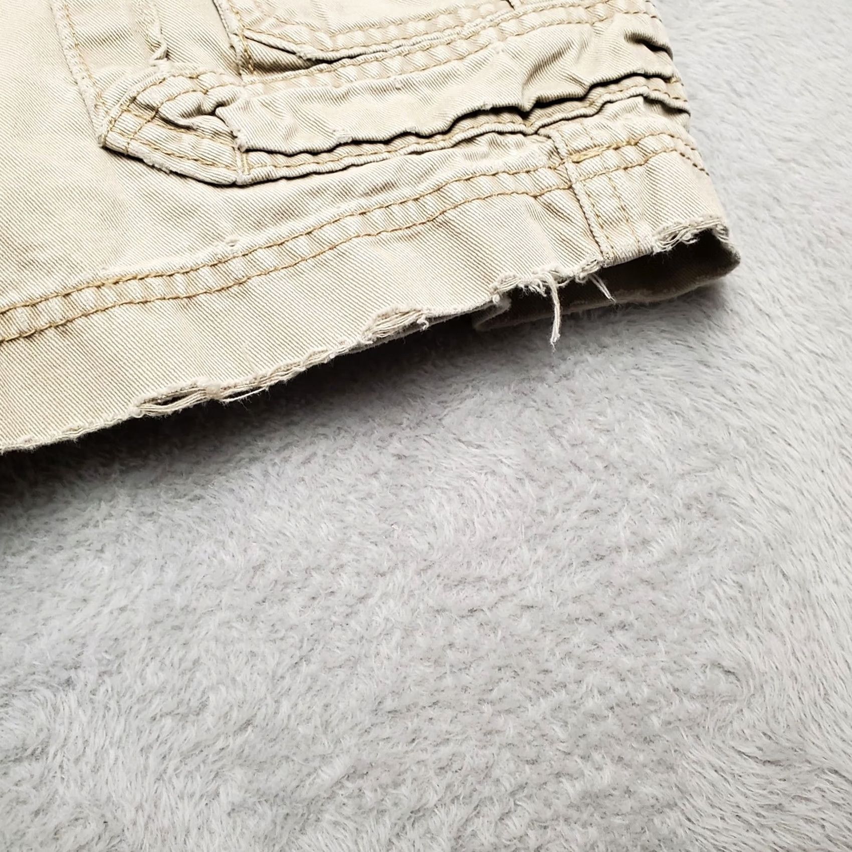 Vintage Union Bay Shorts Mens 40x11 Beige Khaki Cargo Cotton Utility Outdoor Distressed Size US 40 / EU 56 - 7 Thumbnail