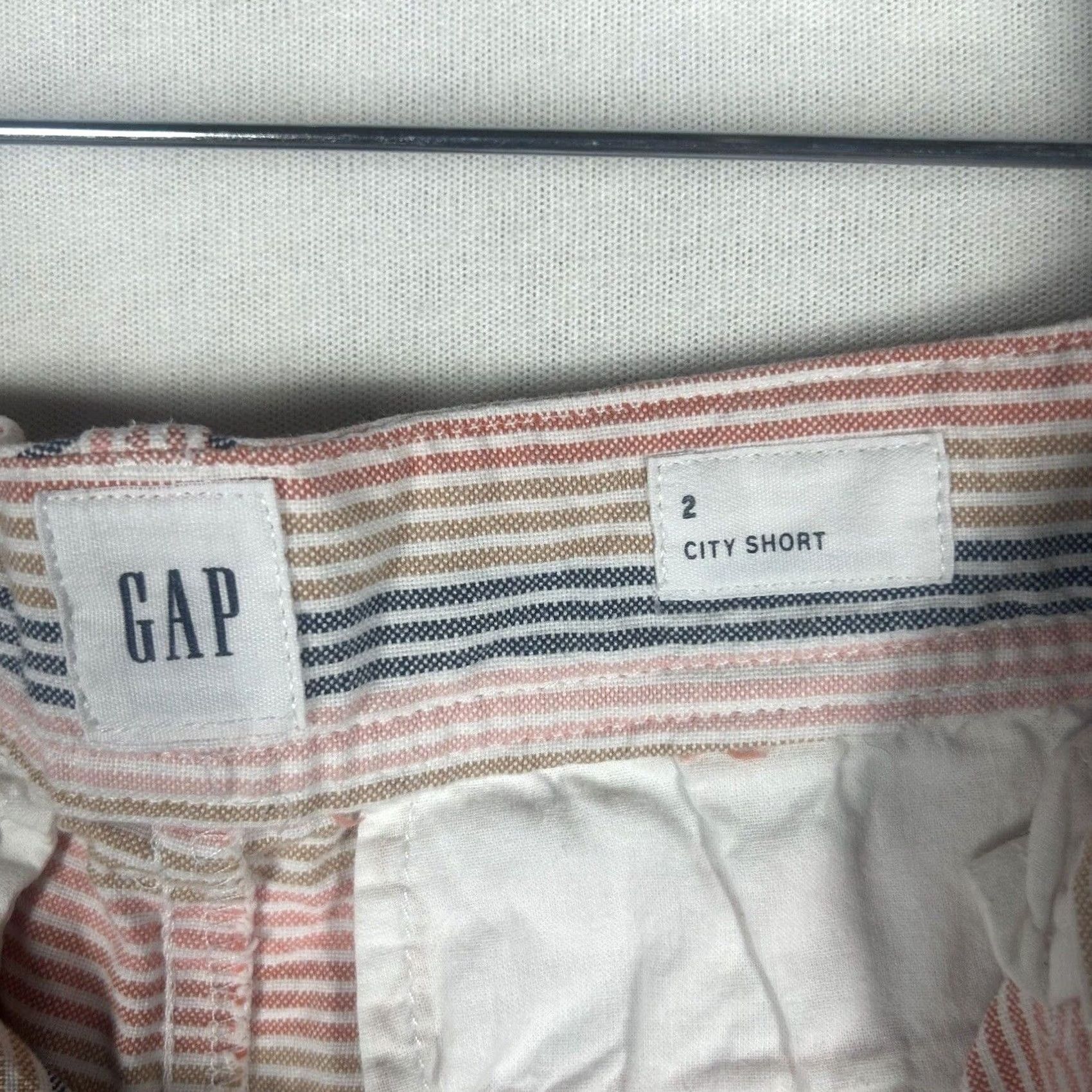 Gap Gap City Shorts Size 2 Pink Striped 3" Inseam Chino Mid Rise Flat Front 100% Cotton Women's Casual Summer Beach Walking Vintage: No Size 26" / US 2 / IT 38 - 3 Thumbnail