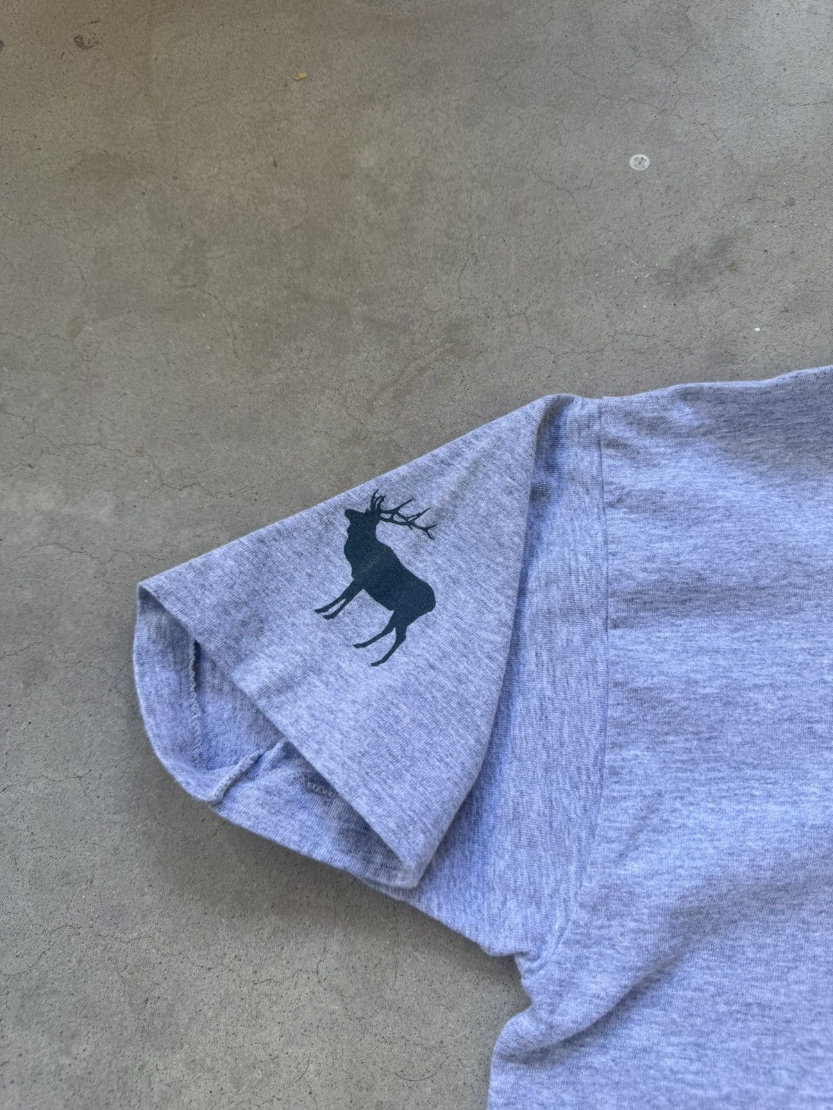 Vintage Vintage single stitch deer track t-shirt Size US L / EU 52-54 / 3 - 4 Thumbnail
