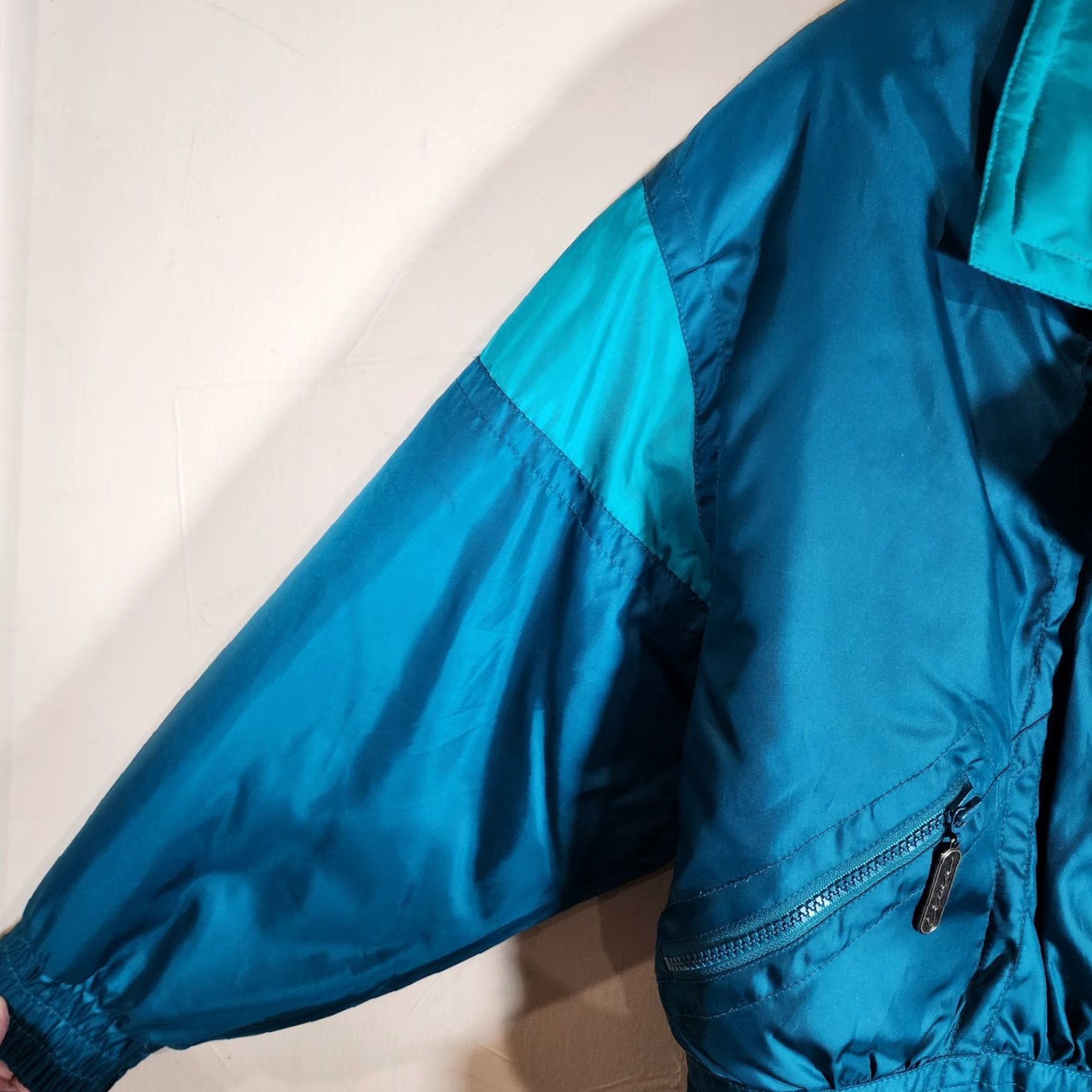 Altea VINTAGE Cima Ski Wear Jacket Womens 10 Blue Puffer Short Stand-Up Collar Nylon Zip Full Zipper Logo Windproof 80s 90s Retro Funky Size L / US 10 / IT 46 - 3 Thumbnail