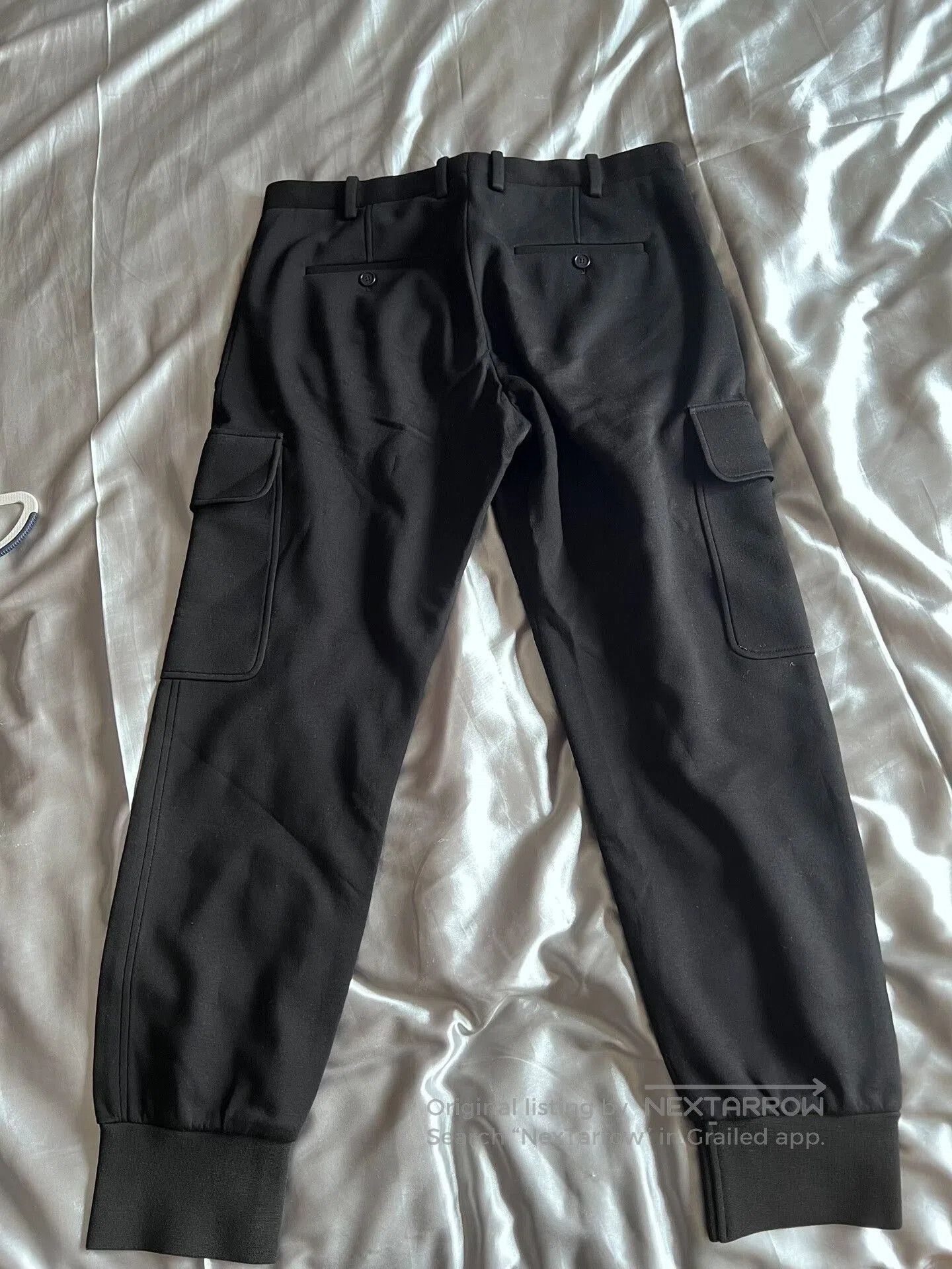 Neil Barrett neil barrett cargo tapered trousers in black. Size US 28 / EU 44 - 2 Thumbnail