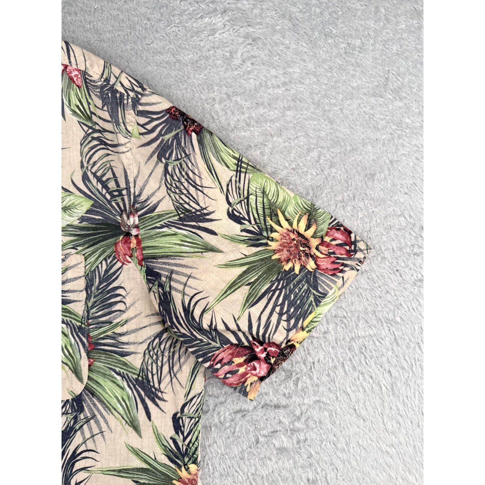 H&M VINTAGE H&M Divided Shirt Adult Small Beige Floral Leaf 100% Cotton Hawaiian Pocket Mens Small Beige Floral Hawaiian Shirt 90s Theme? Size US S / EU 44-46 / 1 - 2 Thumbnail