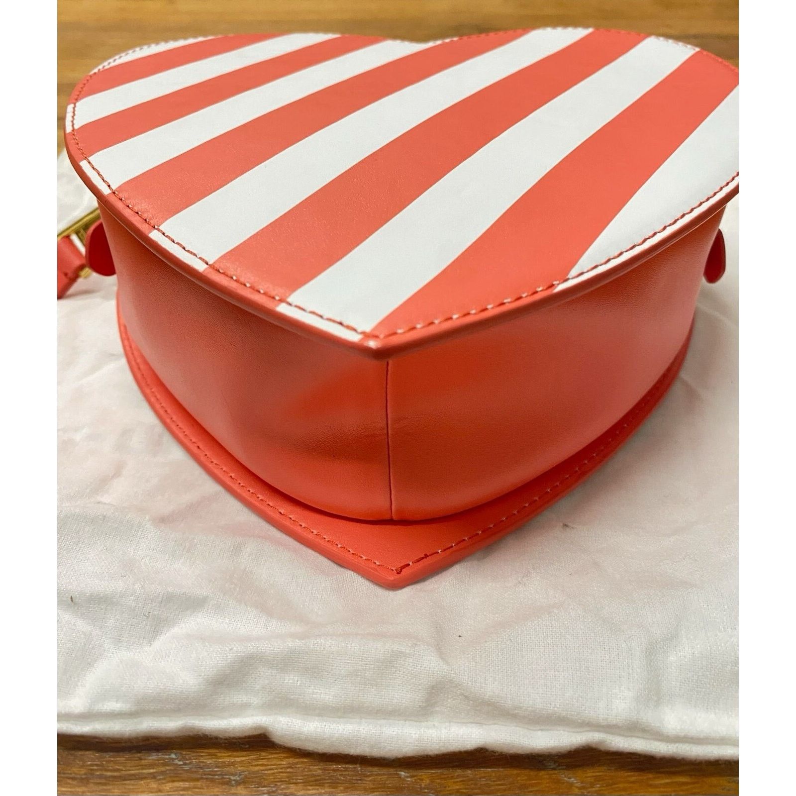 Moschino SS22 MOSCHINO Couture Jeremy Scott Child Heart Crossbody Bag Size ONE SIZE - 4 Thumbnail