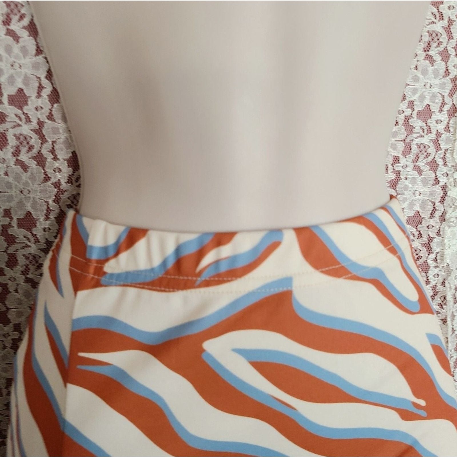 Shein Nwt shein x white tiger tripe mini pencil skirt medium Size 28" / US 6 / IT 42 - 4 Thumbnail