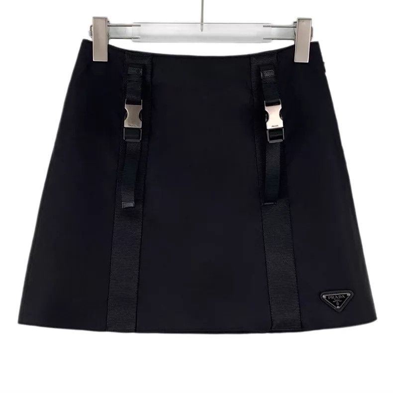 Prada Prada Black triangle nylon casual skirt Size 25" / US 0 / IT 36 - 1 Thumbnail