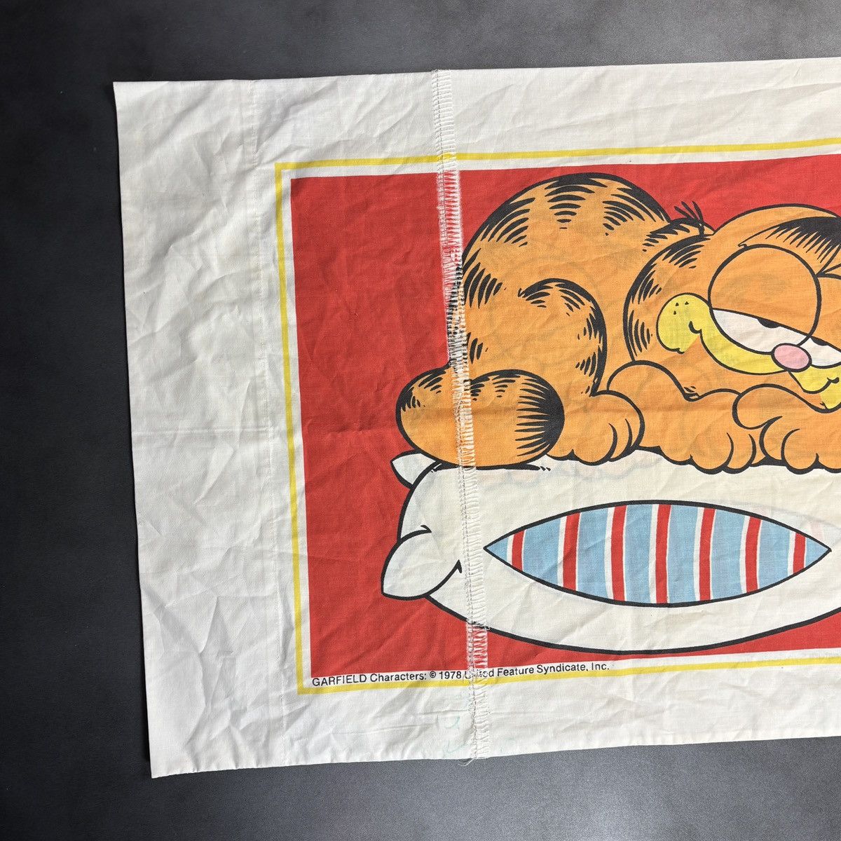 Vintage 1970s Garfield Pillow Case Vintage Bedding Bed Sheet Linens Size ONE SIZE - 3 Thumbnail