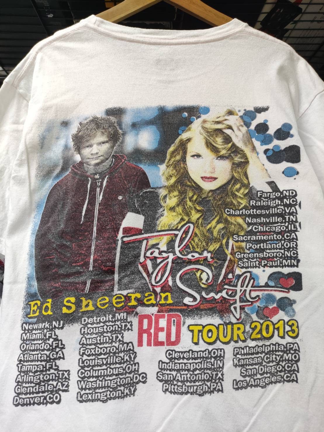 Band Tees Taylor Swift & Ed Sheeran The Red Tour T-Shirt Size US M / EU 48-50 / 2 - 8 Thumbnail