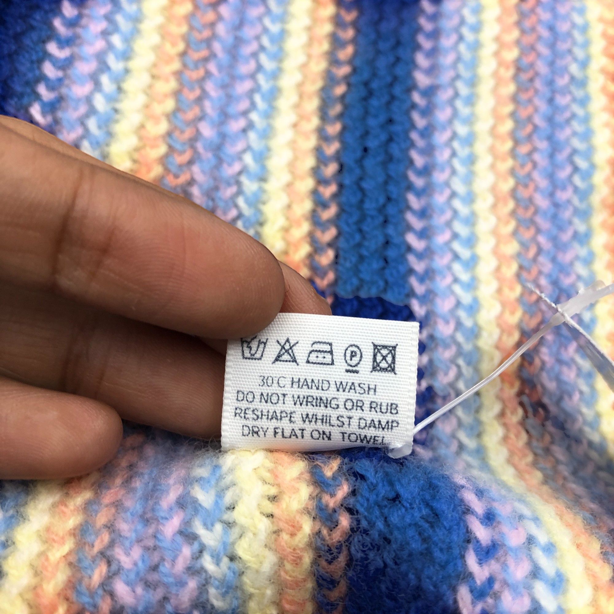 Johnstons Of Elgin Vintage Johnstons of Elgin Scarf Muffler Wool Knit Scarves Size ONE SIZE - 7 Thumbnail
