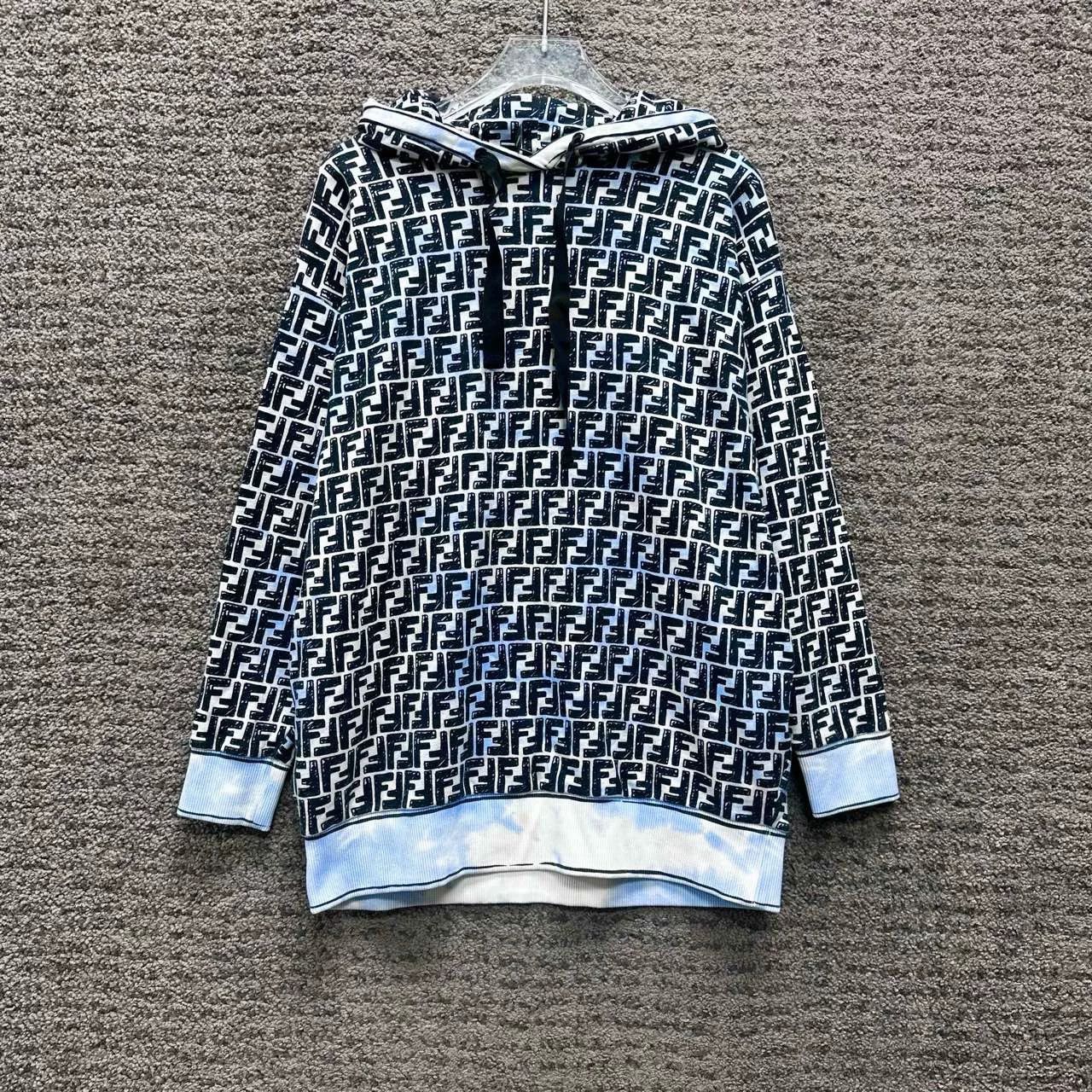 Fendi fendi logo print hoodie in california sky Size US M / EU 48-50 / 2 - 1 Thumbnail