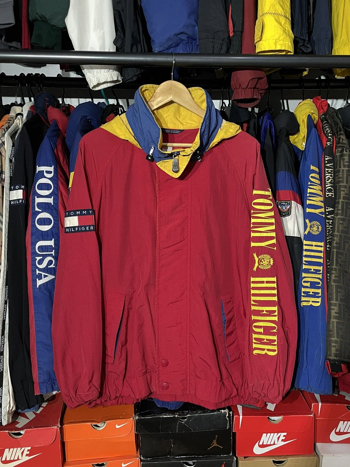 Tommy Hilfiger × Vintage Jacket Tommy Hilfiger Spell Out 90’s Vintage Size US L / EU 52-54 / 3 - 1 Thumbnail
