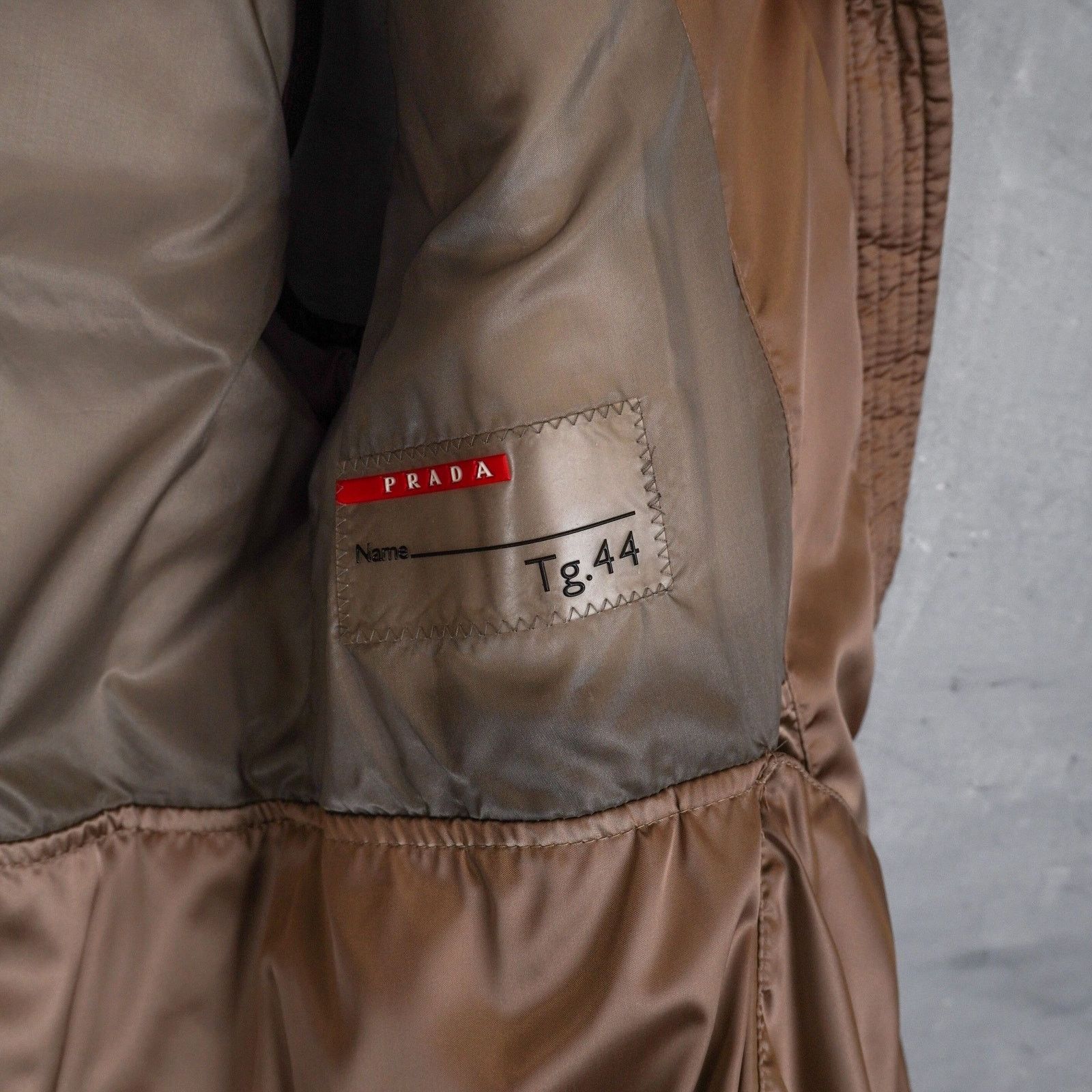 Prada Vintage prada brown nylon womens down puffer vest jacket Size M / US 6-8 / IT 42-44 - 15 Thumbnail