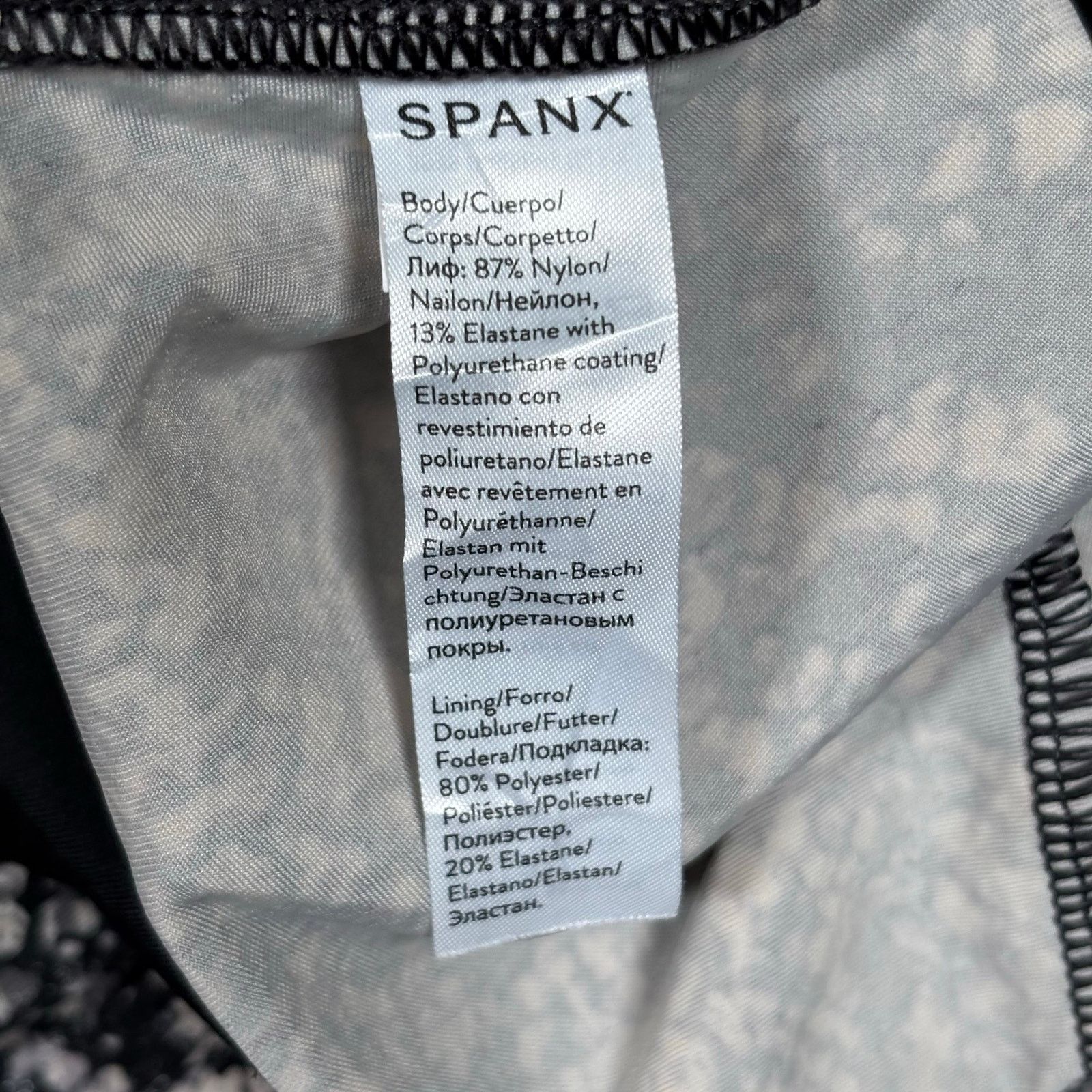 Spanx Spanx Snake Skin Print High Rise Shaping Leggings Women’s Size 27" / US 4 / IT 40 - 6 Thumbnail