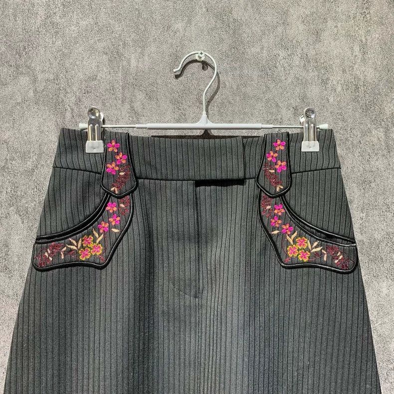 Louis Vuitton Louis Vuitton Pocket Skirt 2501-Nextarrow Size 33" - 6 Thumbnail