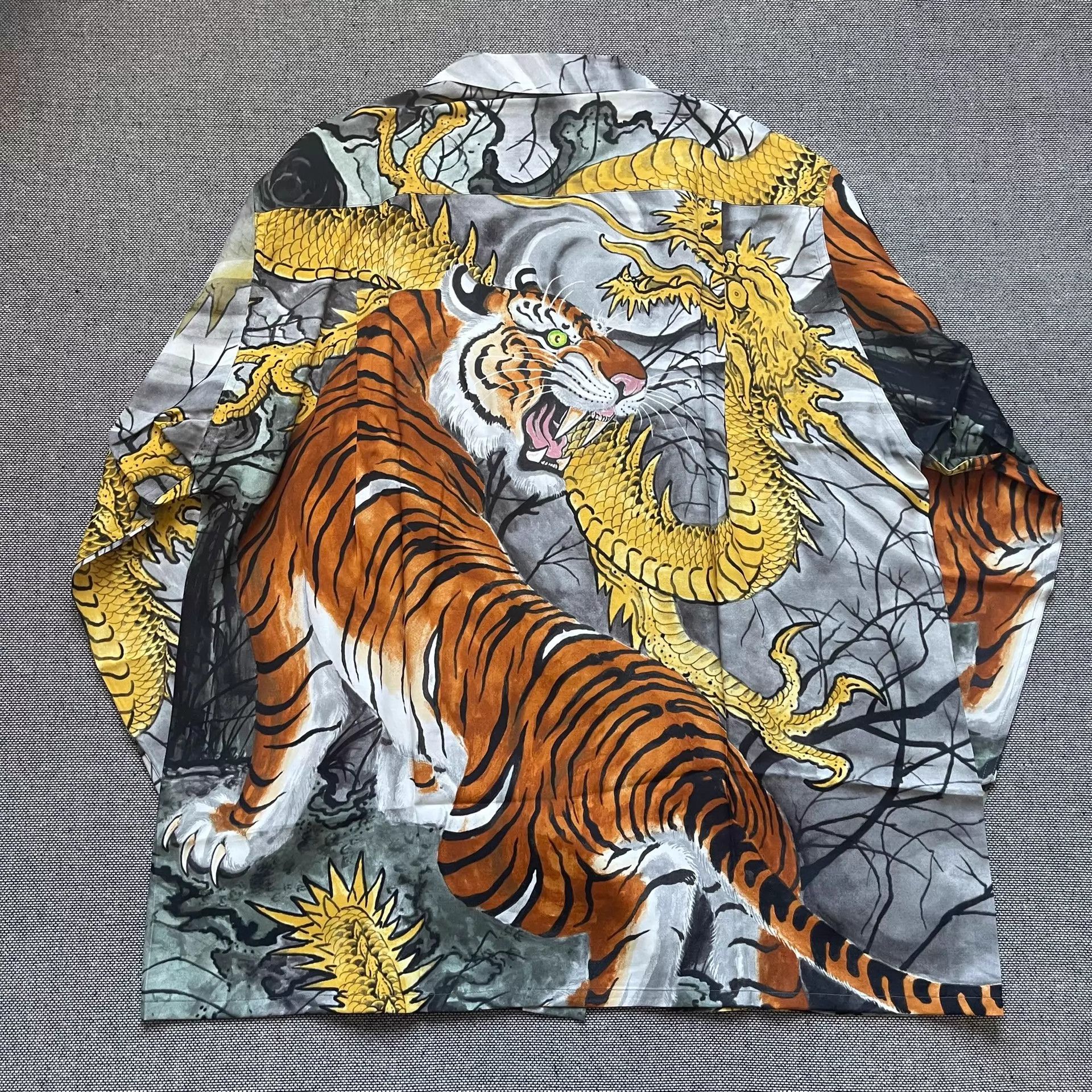 Wacko Maria Wacko Maria x Tim Lihe Painted Dragon Tiger Hawaiian Shirt L Size US L / EU 52-54 / 3 - 2 Thumbnail