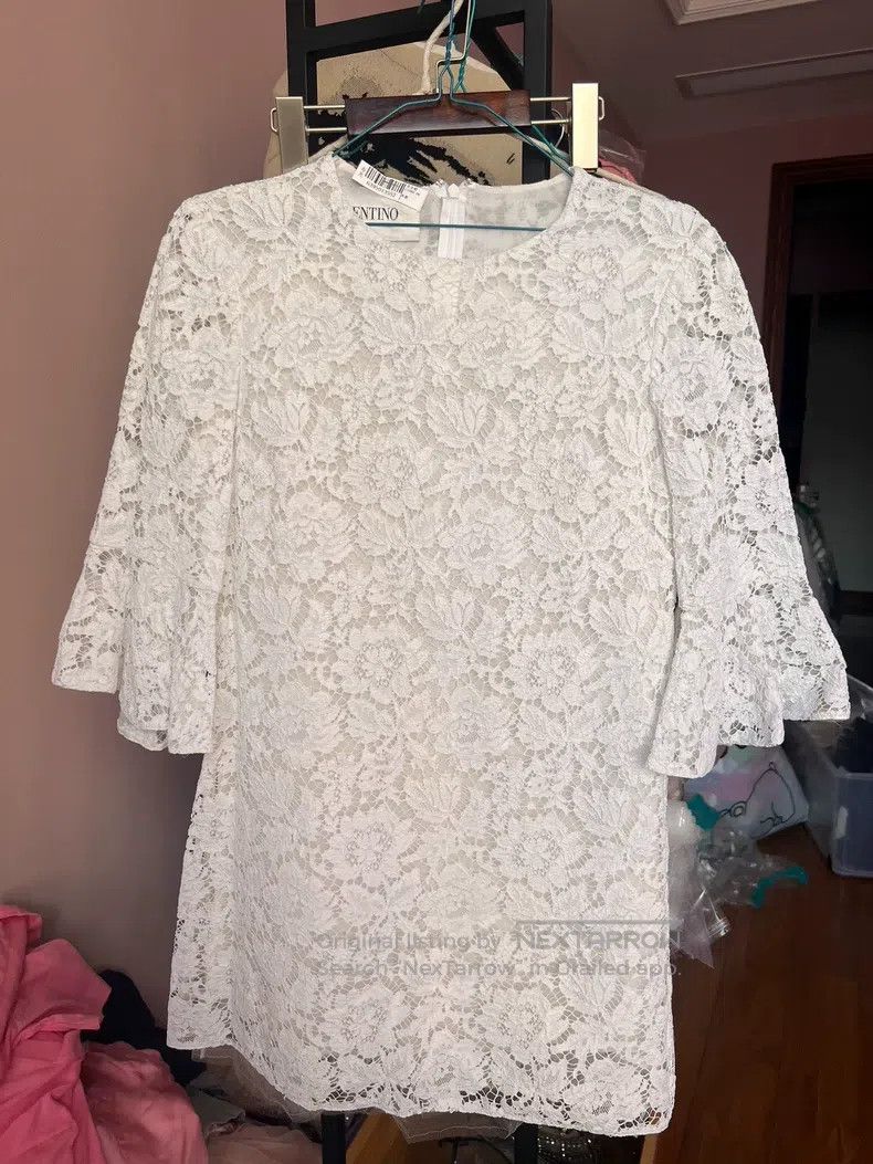 Valentino Valentino Lace dress Size S / US 4 / IT 40 - 1 Thumbnail