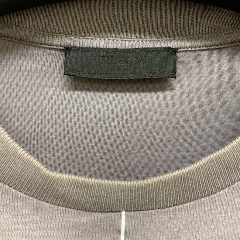Prada Prada Short-sleeved T-shirt 2501-Nextarrow Size US L / EU 52-54 / 3 - 4 Thumbnail