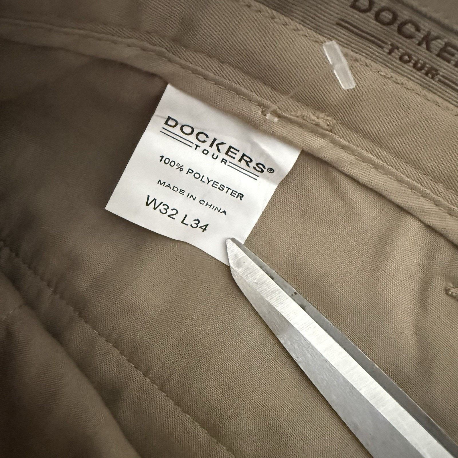 Dockers NWT Dockers Golf Tour Pants Mens 32x34 Khaki Pleated Chino Size US 32 / EU 48 - 3 Thumbnail