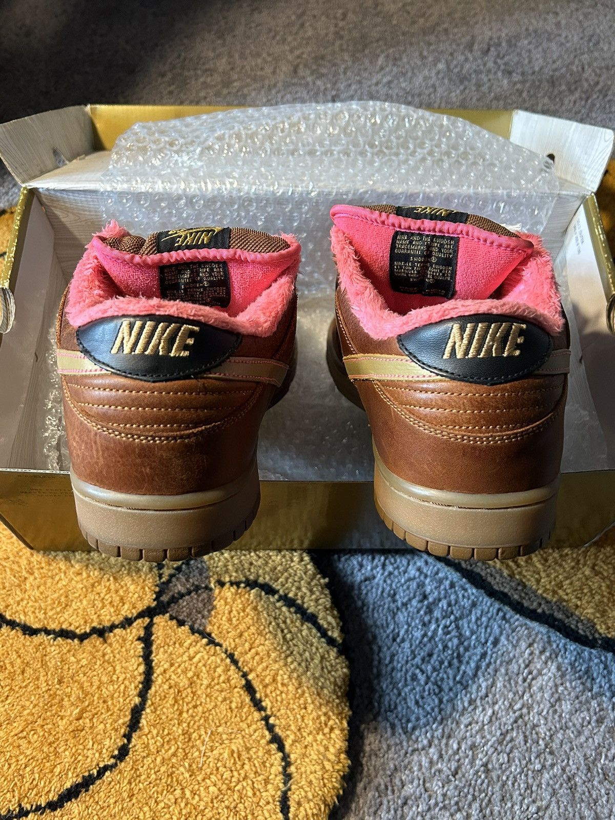 Nike Nike SB Dunk Low Gibson Guitar Case 2007 Size US 12 / EU 45 - 6 Thumbnail