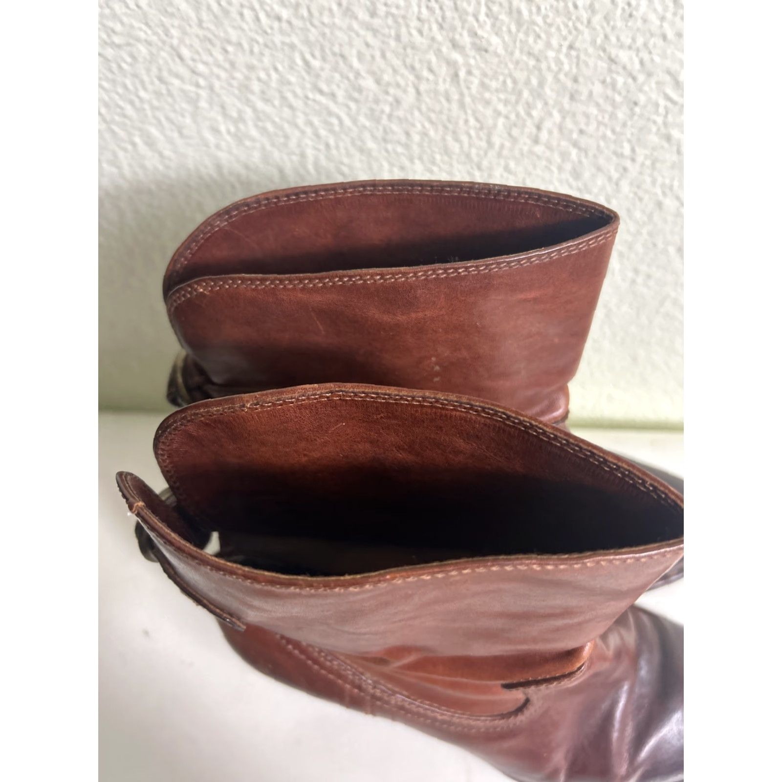 Frye FRYE Lucinda Short Brown Leather Bootie Boots Women 6.5 M Buckle Leather Inside Flaw Mid-Calf Almond Toe Size 28" / US 6 / IT 42 - 6 Thumbnail