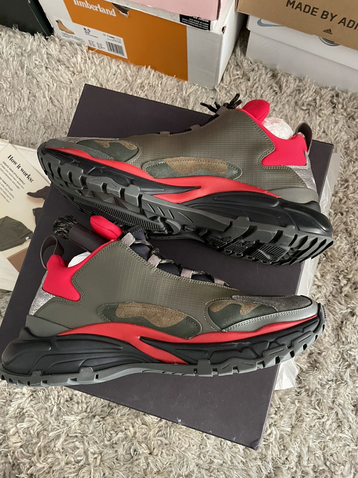 Valentino Valentino Garavani Trekking Sneakers in khaki green and red Size US 11 / EU 44 - 3 Thumbnail