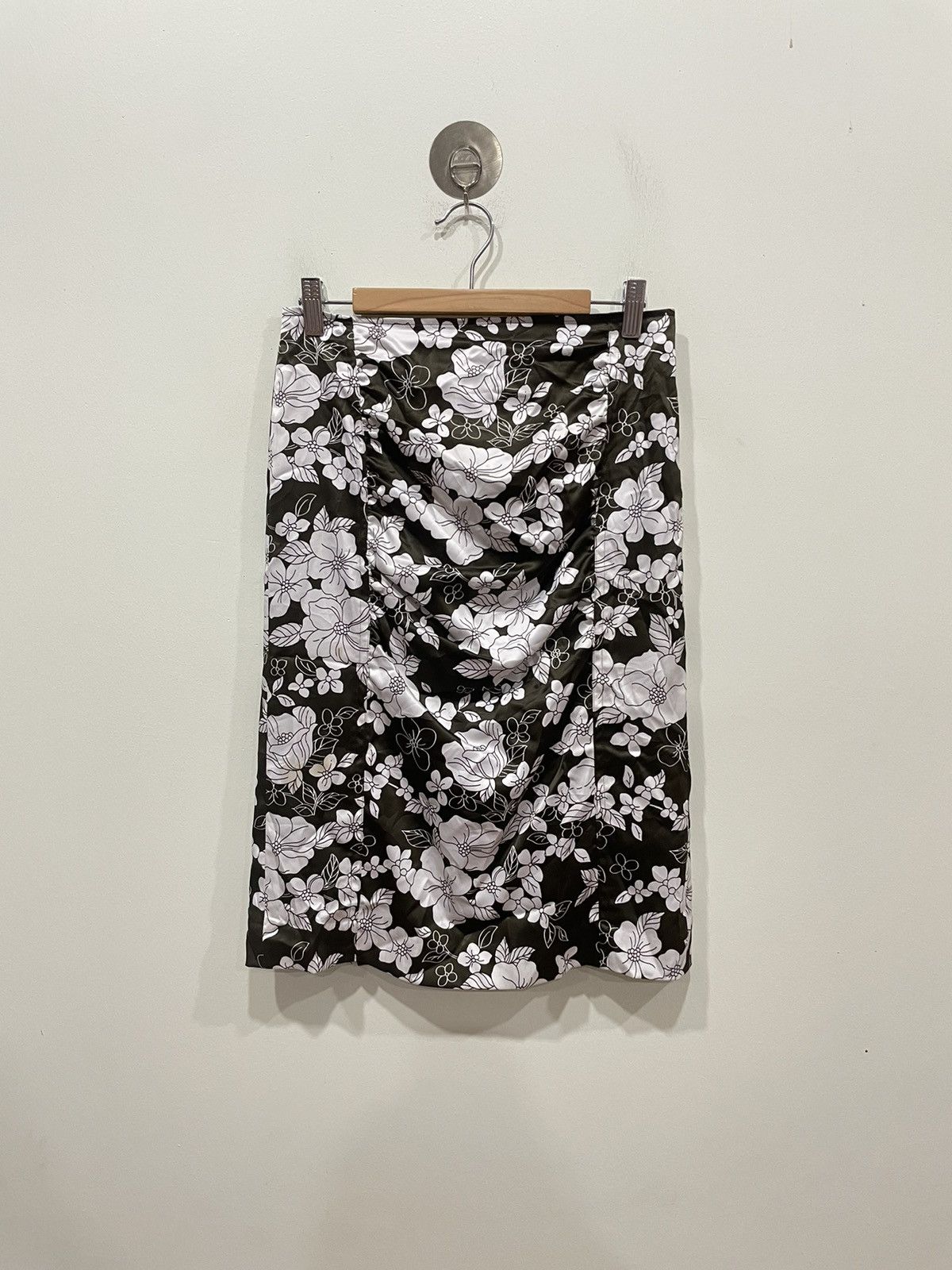 Michael Kors Michael Kors Flowers Midi Skirt Size 27" / US 4 / IT 40 - 1 Thumbnail