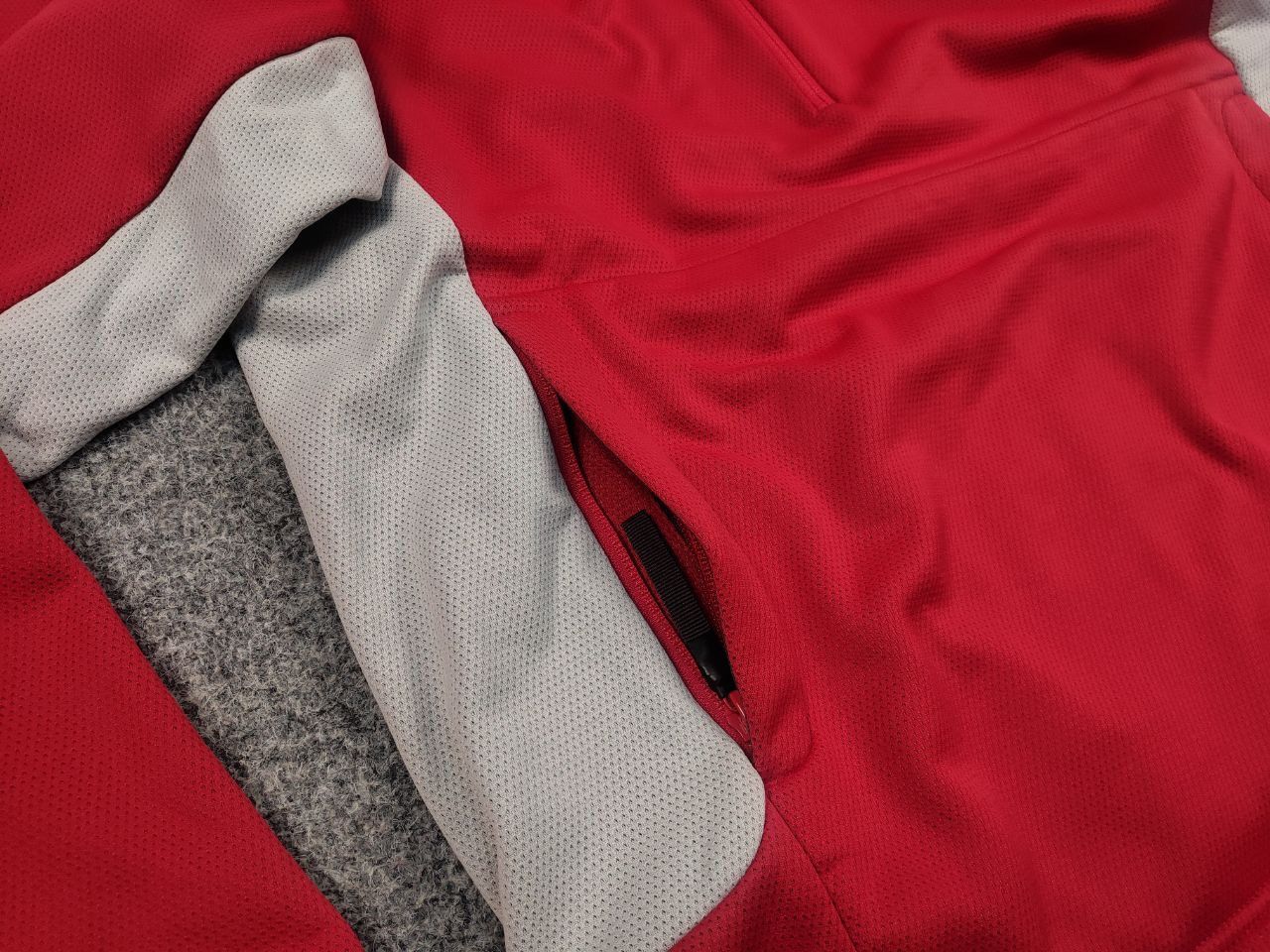 Salomon Vintage Salomon Lab Logo Zip Red Fleece Long sleeve pullover Size US M / EU 48-50 / 2 - 9 Thumbnail