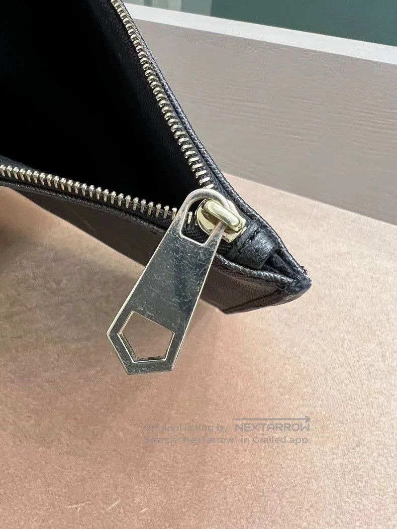 Givenchy Givenchy Rottweiler Print Clutch Bag . Size ONE SIZE - 9 Thumbnail