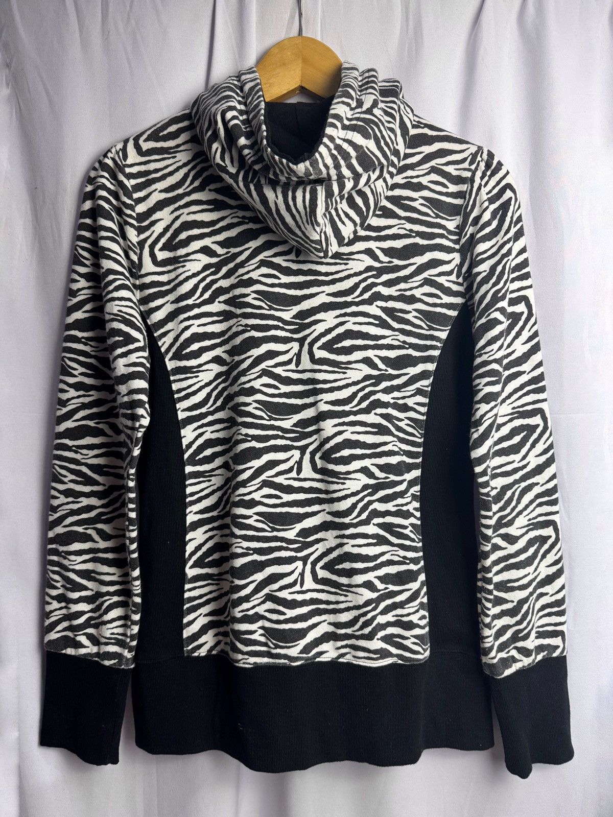 If Six Was Nine × Japanese Brand × Le Grande Bleu (L.G.B.) Asymmetrical Japanese Hoodie Zebra Adjoin lgb style Size US S / EU 44-46 / 1 - 5 Thumbnail