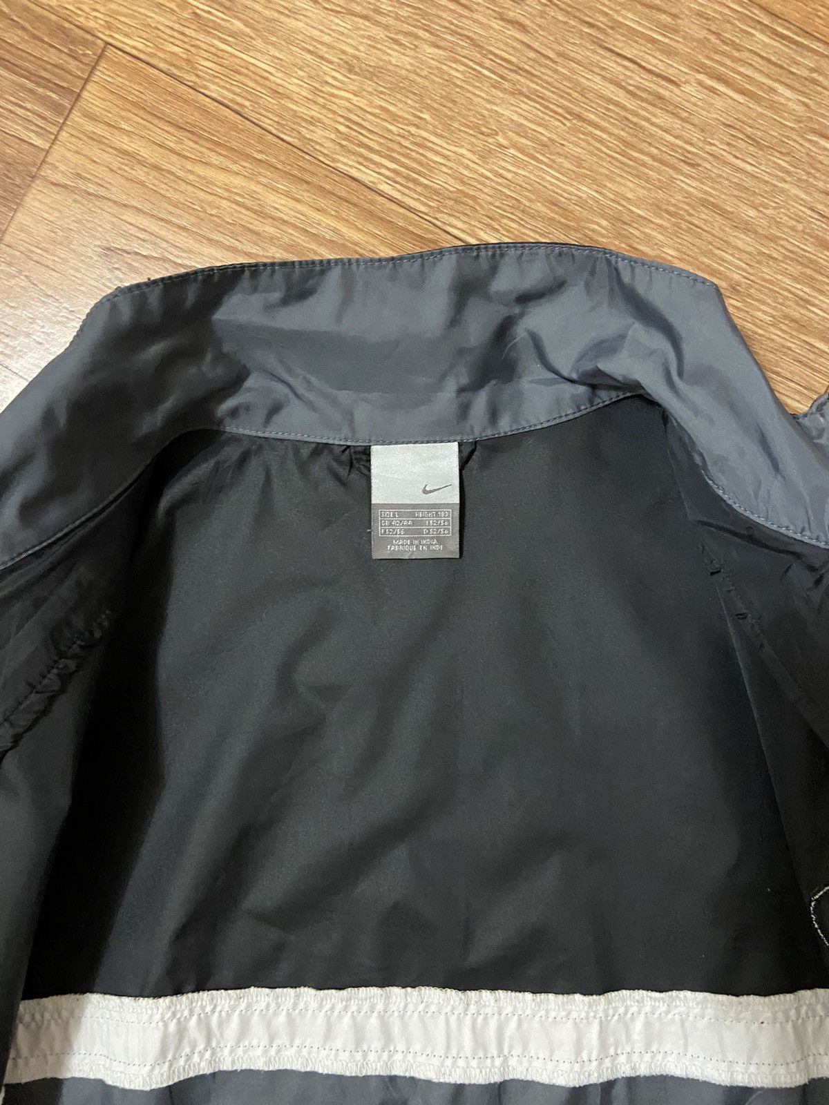 Nike × Vintage Vintage Nike Embroidered Logo Nylon Jacket Size US L / EU 52-54 / 3 - 6 Thumbnail