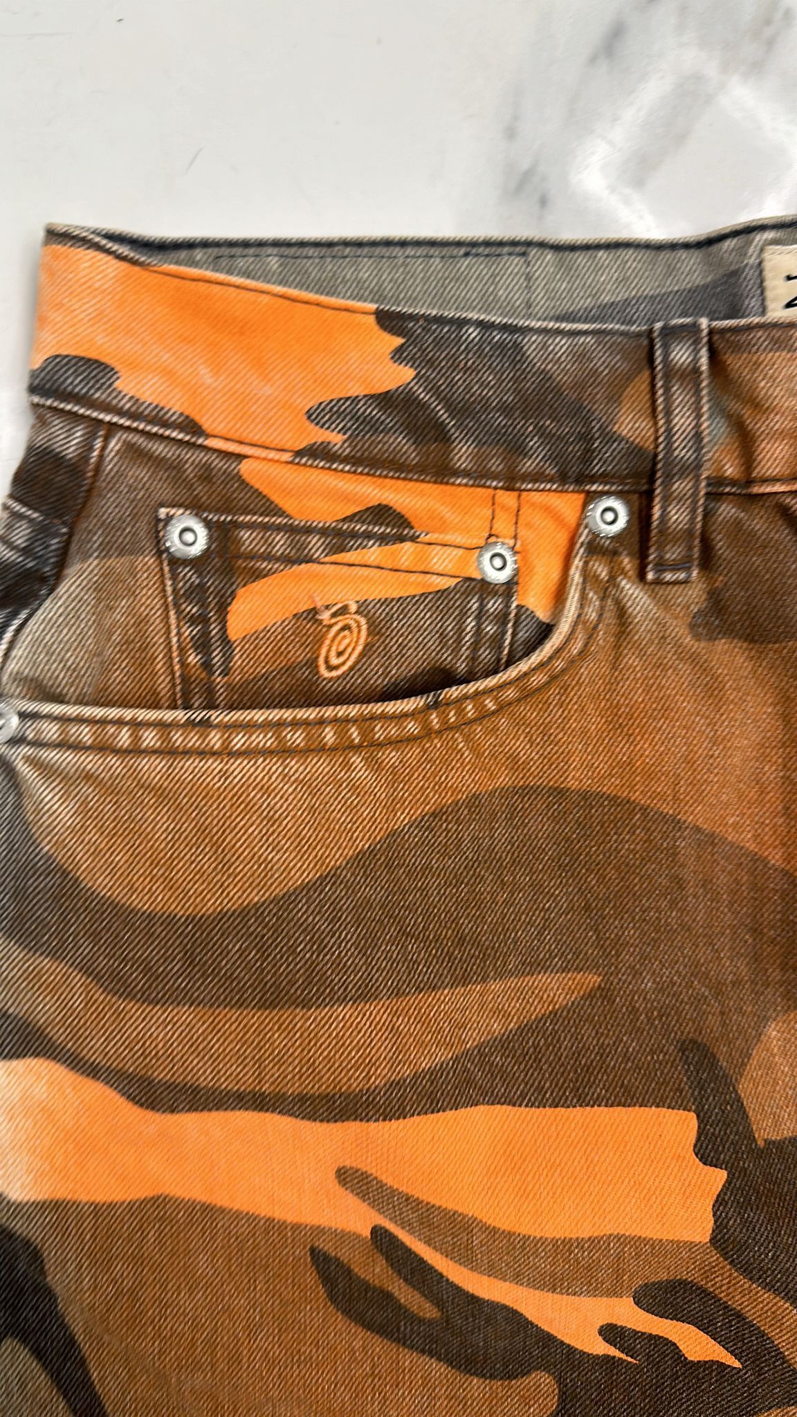 Stussy × Vintage Stüssy Dye Big Ol Spray Jeans Orange Camo Size 30 Size US 30 / EU 46 - 2 Thumbnail
